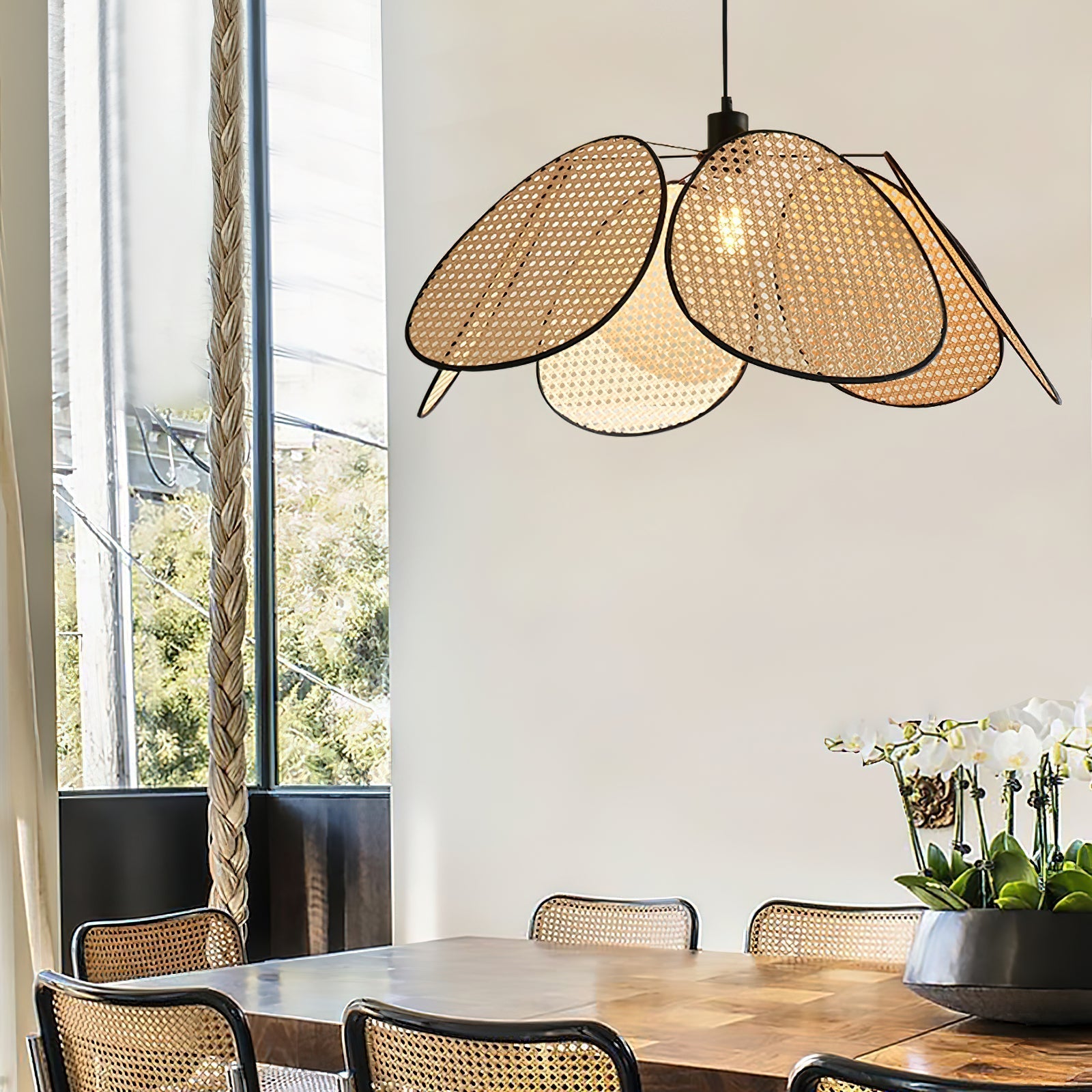 Rivn Kronleuchter mit Rattanblütenblättern Bohemian-Letslighting