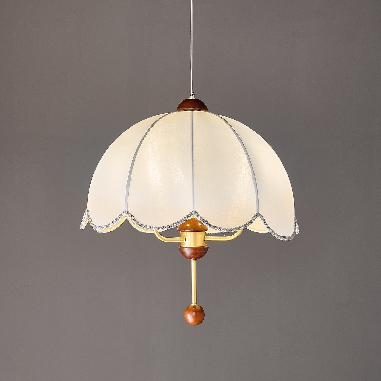 Varaeia Traditionelle Pendelleuchte aus Stoff und Holz-Letslighting