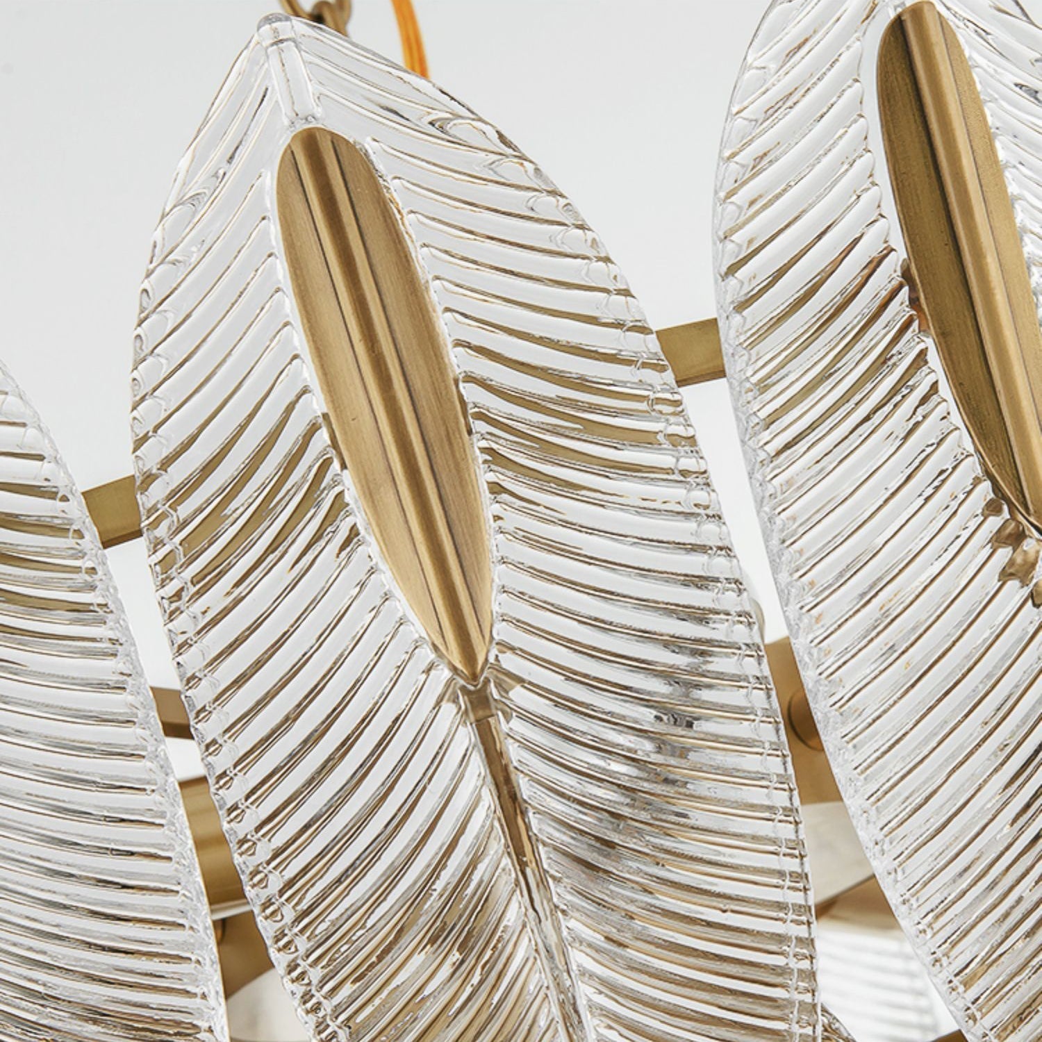 Ivthayra Postmoderner Luxus-Kronleuchter aus Messing und Glas-Letslighting