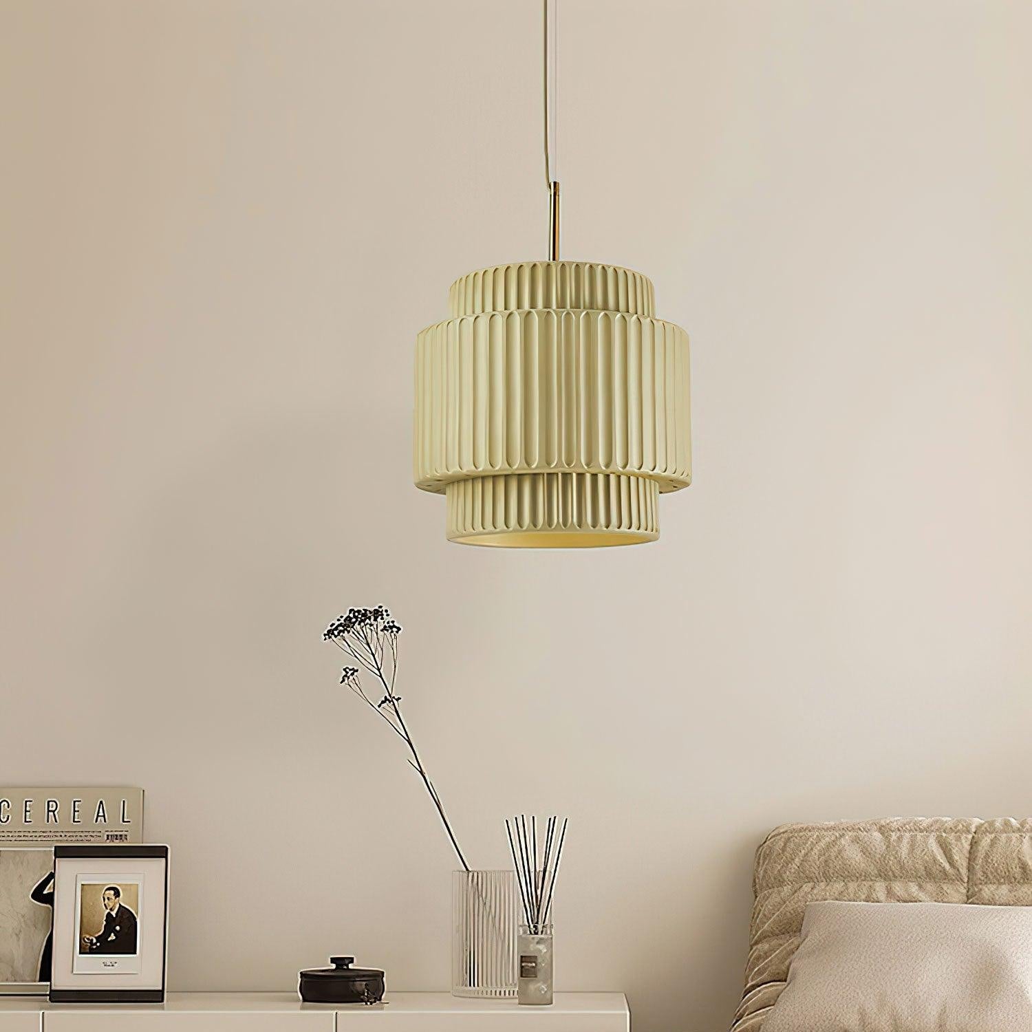 Aurelia Moderne Pendelleuchte aus Kunstharz-Letslighting