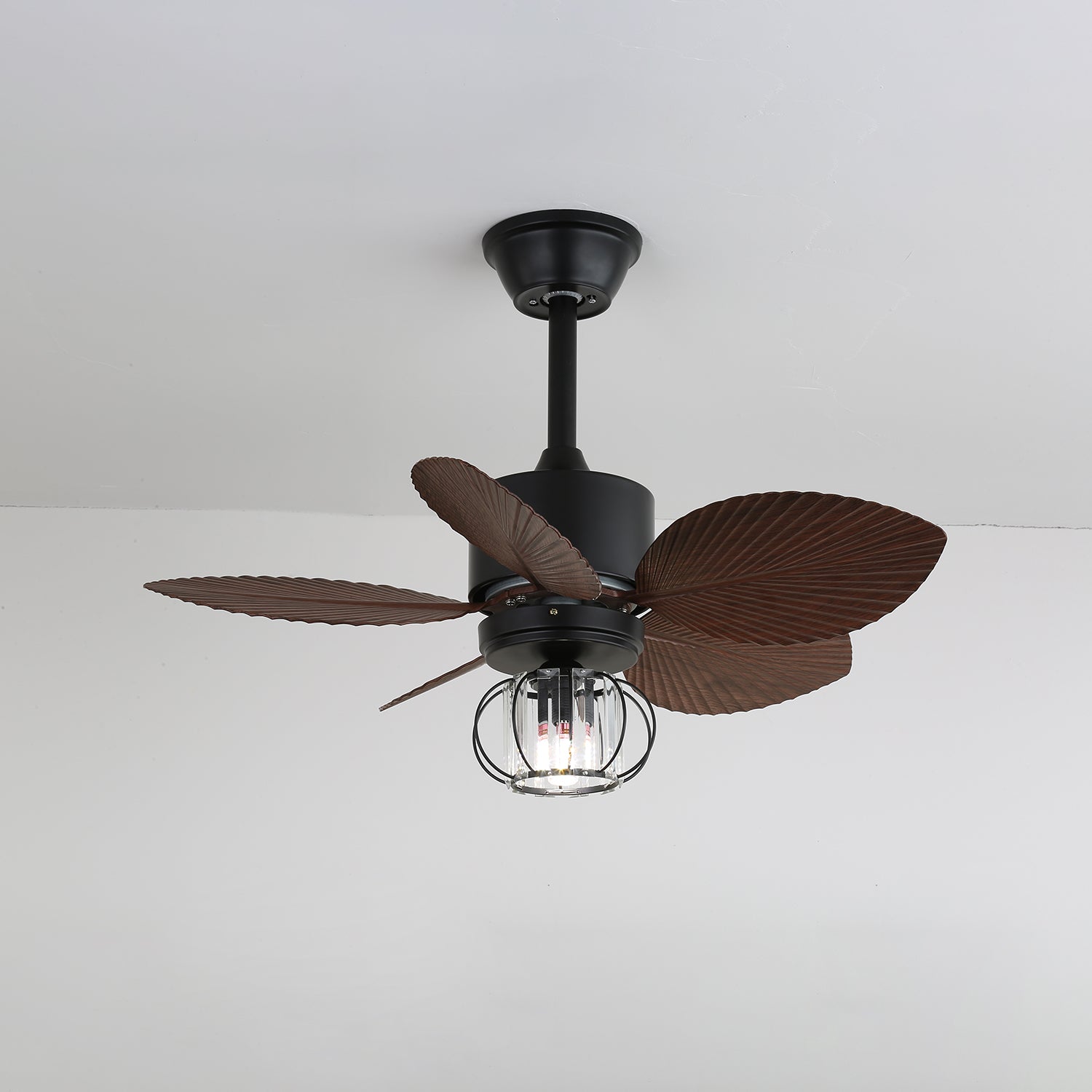 Caden Industrie-Deckenventilator mit Beleuchtung in einer Innenraumumgebung