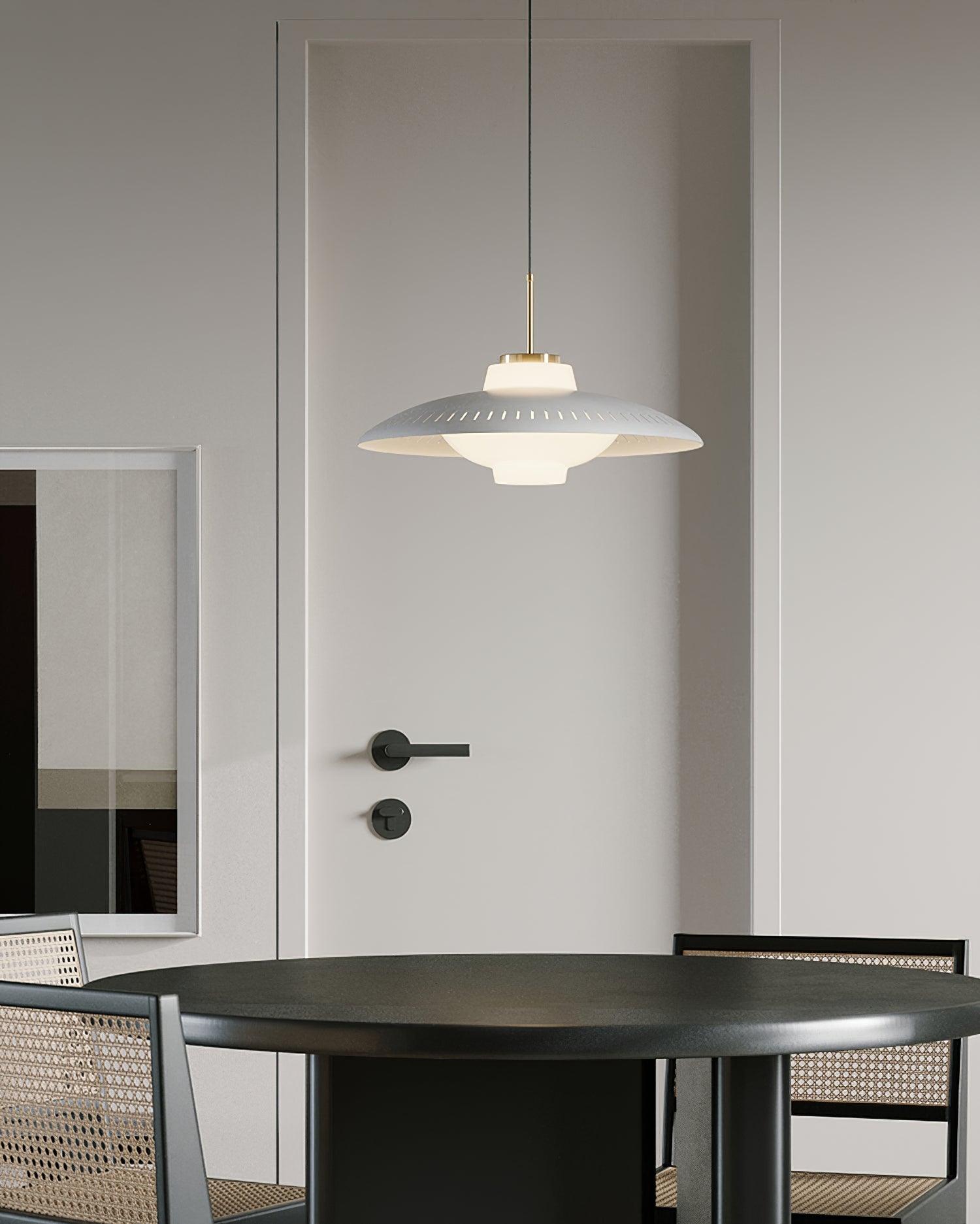 Solara Pendelleuchte Opalglas Breitschirm Klassisch-Letslighting