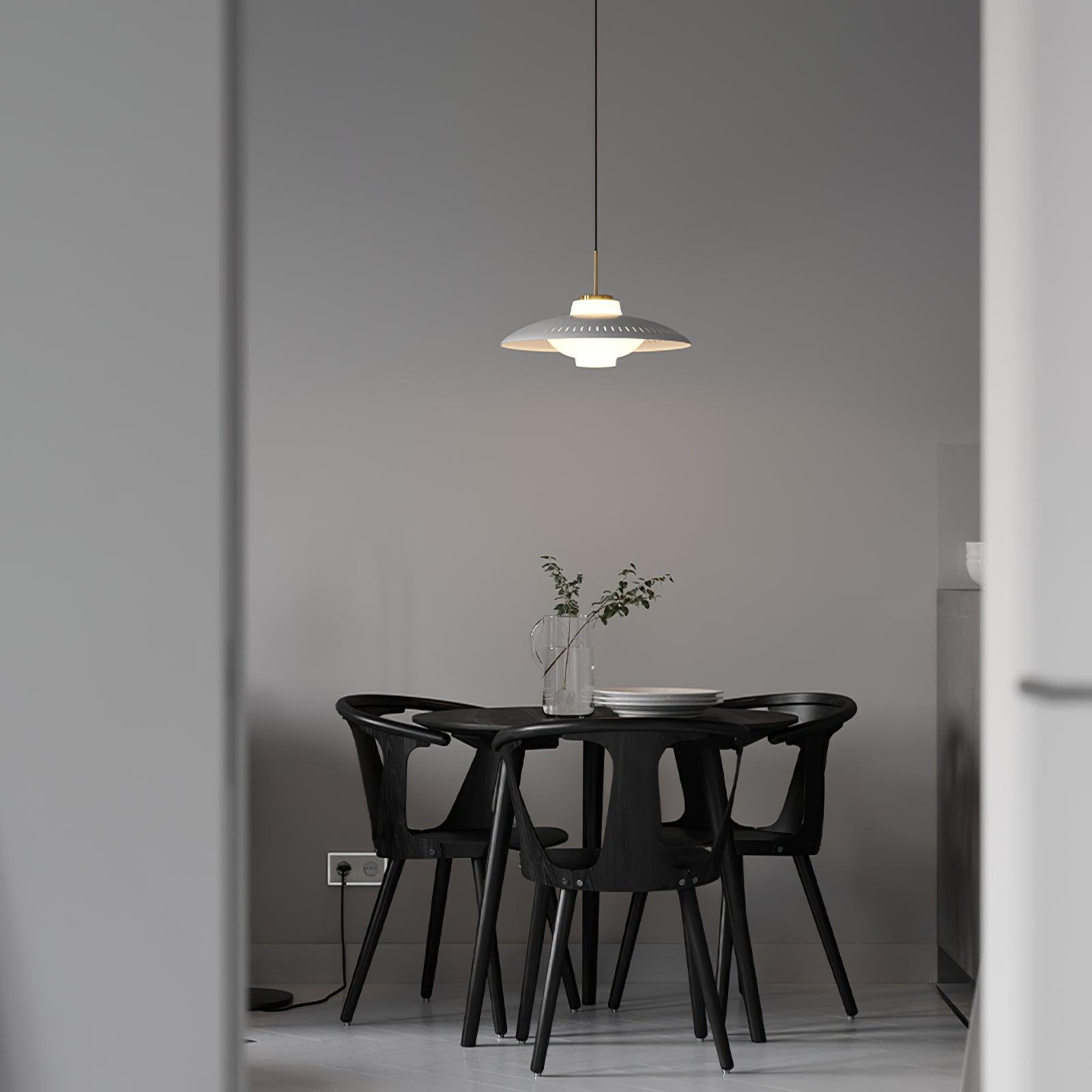 Solara Pendelleuchte Opalglas Breitschirm Klassisch-Letslighting