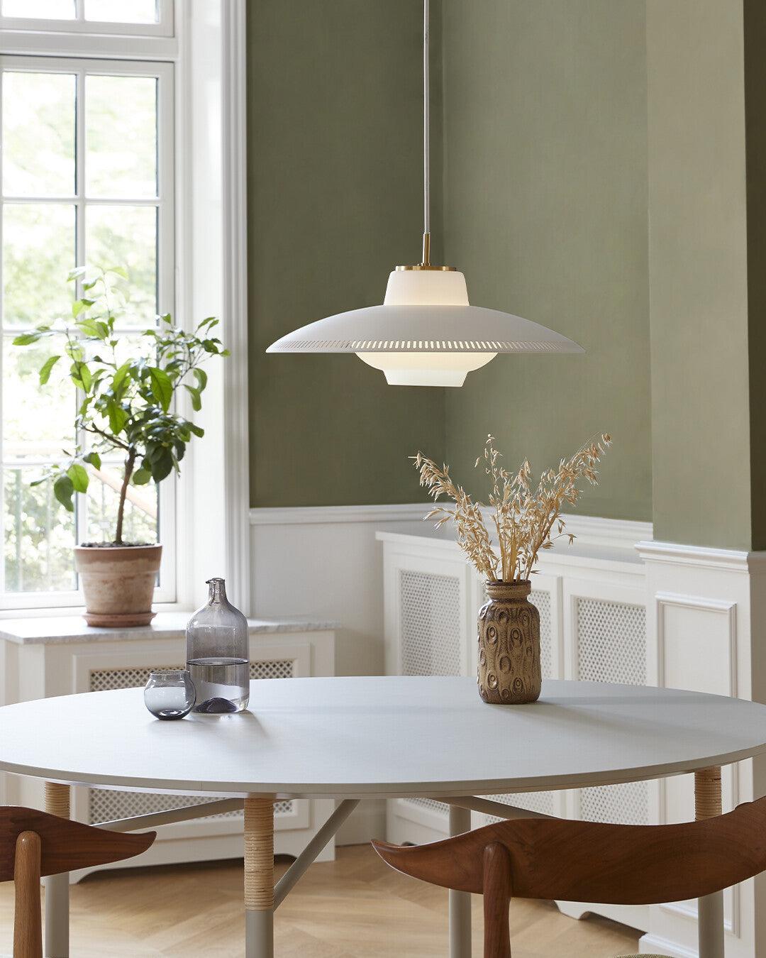 Solara Pendelleuchte Opalglas Breitschirm Klassisch-Letslighting