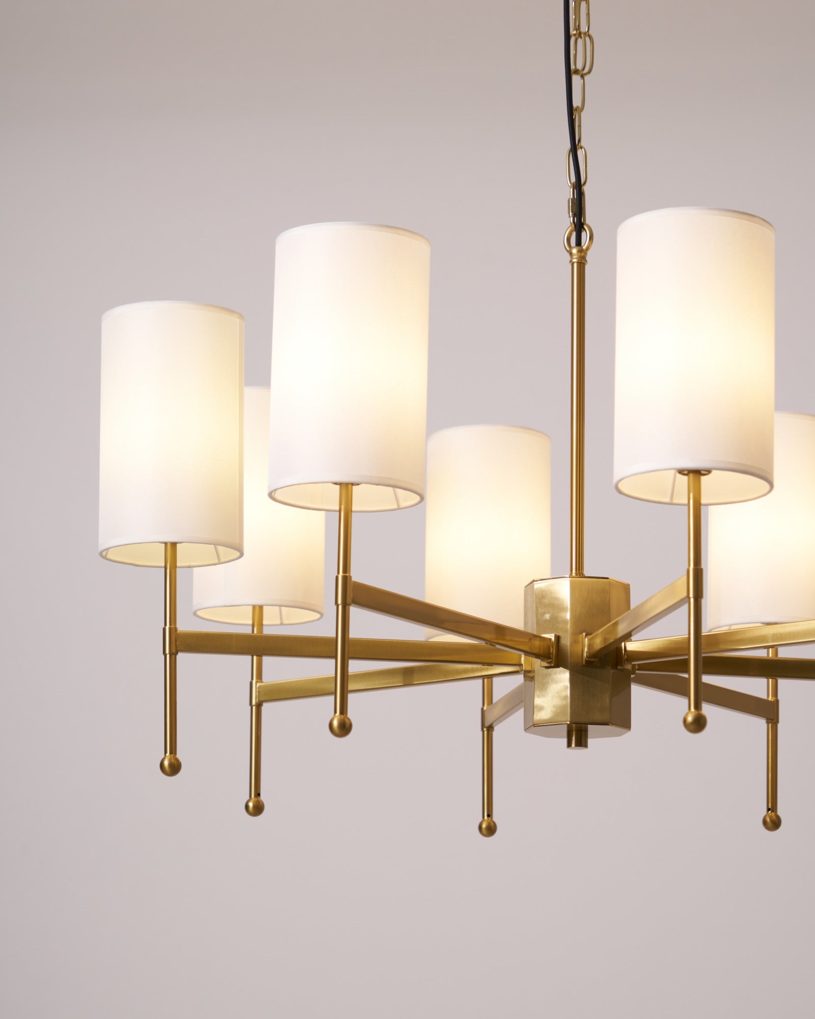 Ulcarisra Vintage Kronleuchter aus Messing mit Stoffbezug-Letslighting