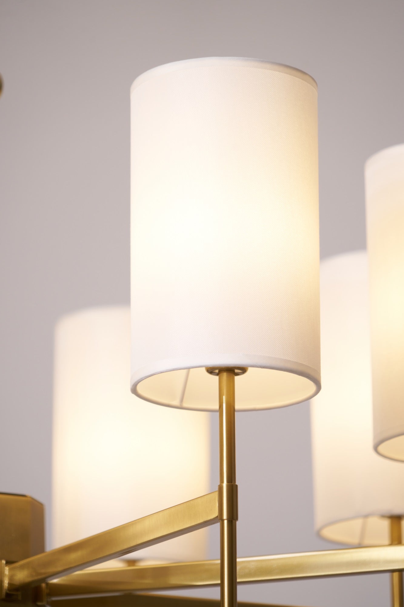 Ulcarisra Vintage Kronleuchter aus Messing mit Stoffbezug-Letslighting
