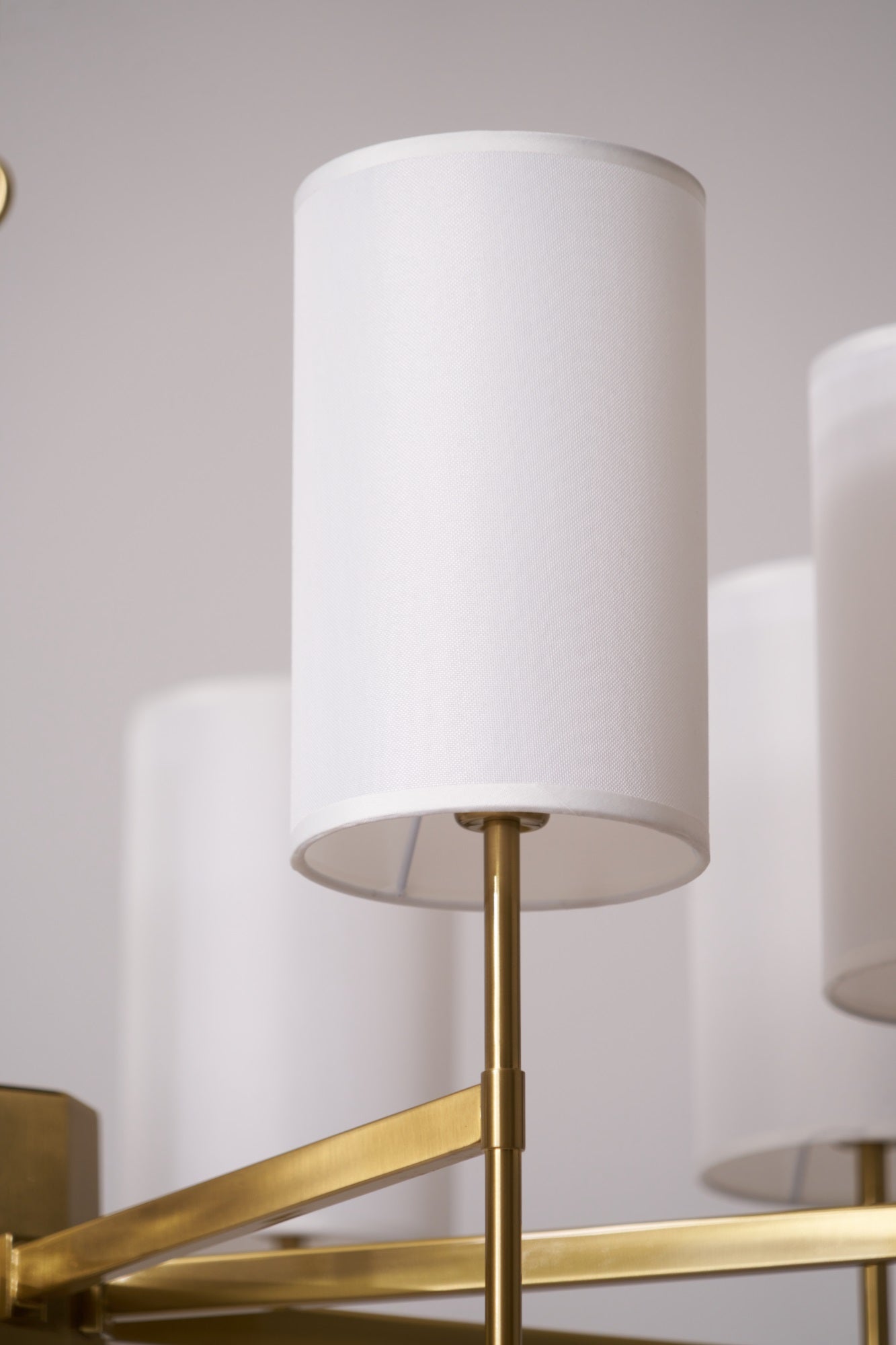 Ulcarisra Vintage Kronleuchter aus Messing mit Stoffbezug-Letslighting