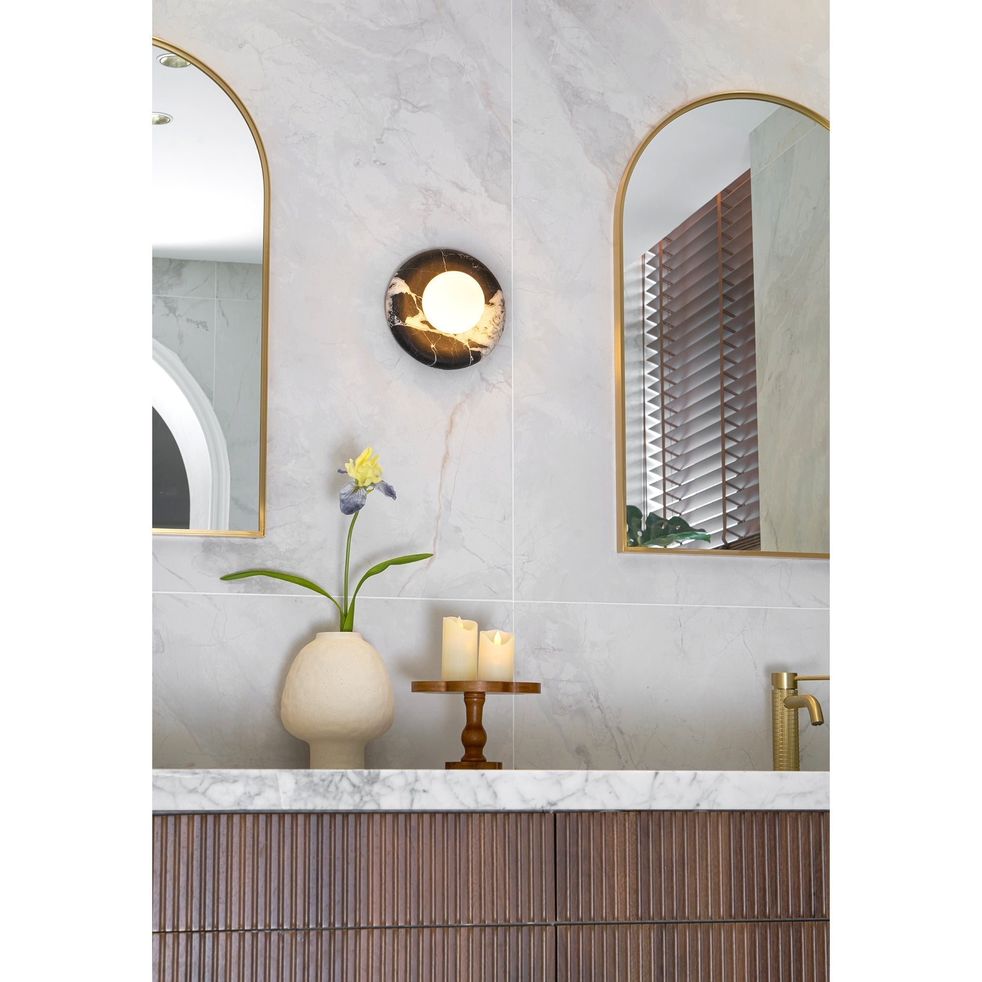 Uvinos Schwarze Marmor Wandleuchte-Letslighting