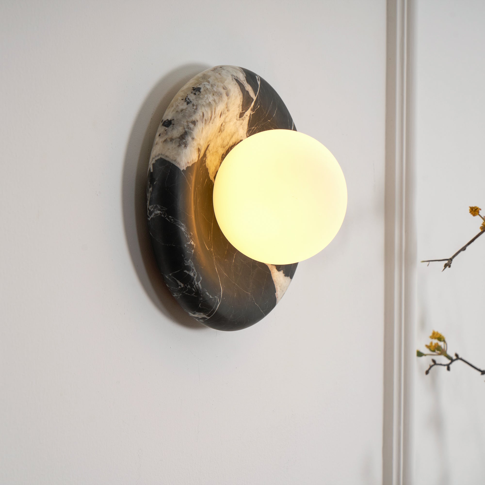 Uvinos Schwarze Marmor Wandleuchte-Letslighting