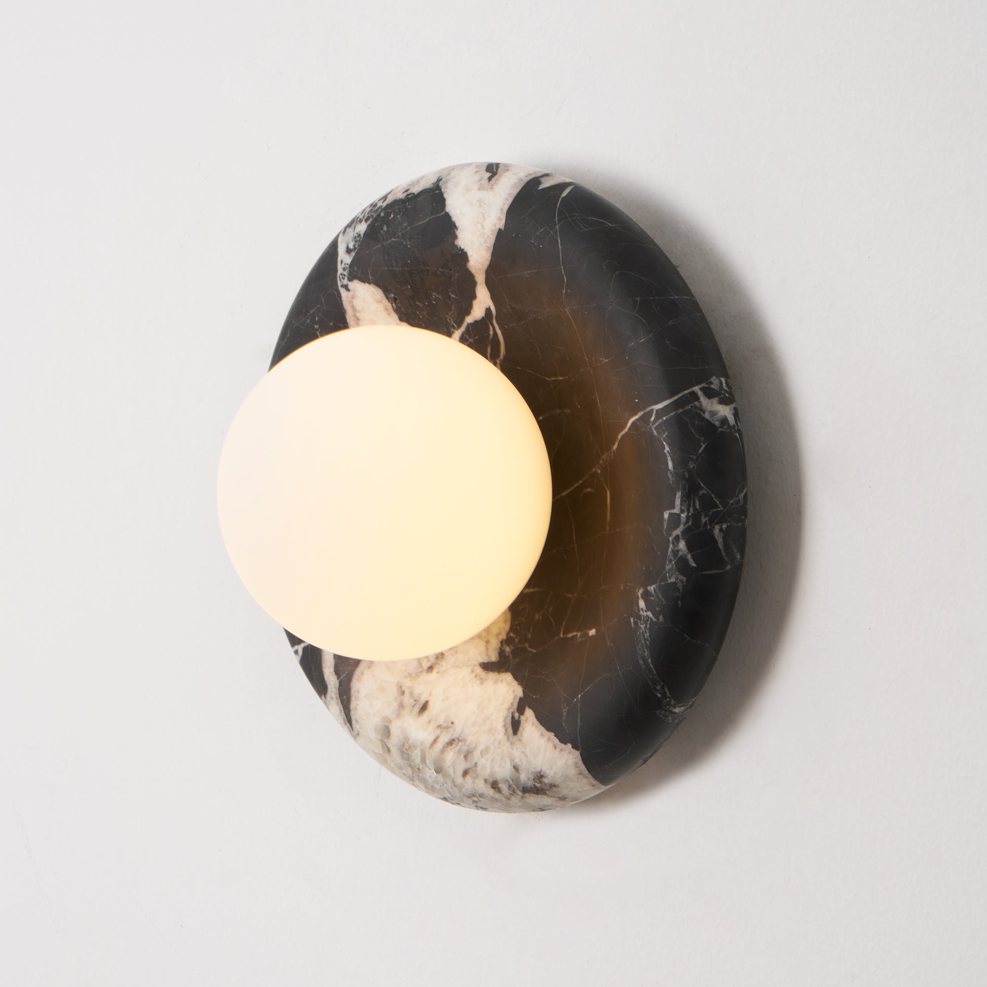 Uvinos Schwarze Marmor Wandleuchte-Letslighting