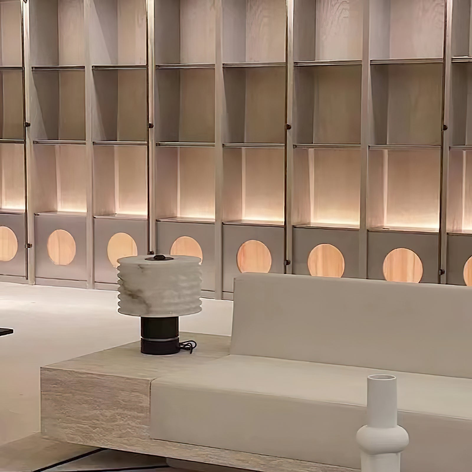 Outela Table Lamp - Letslighting