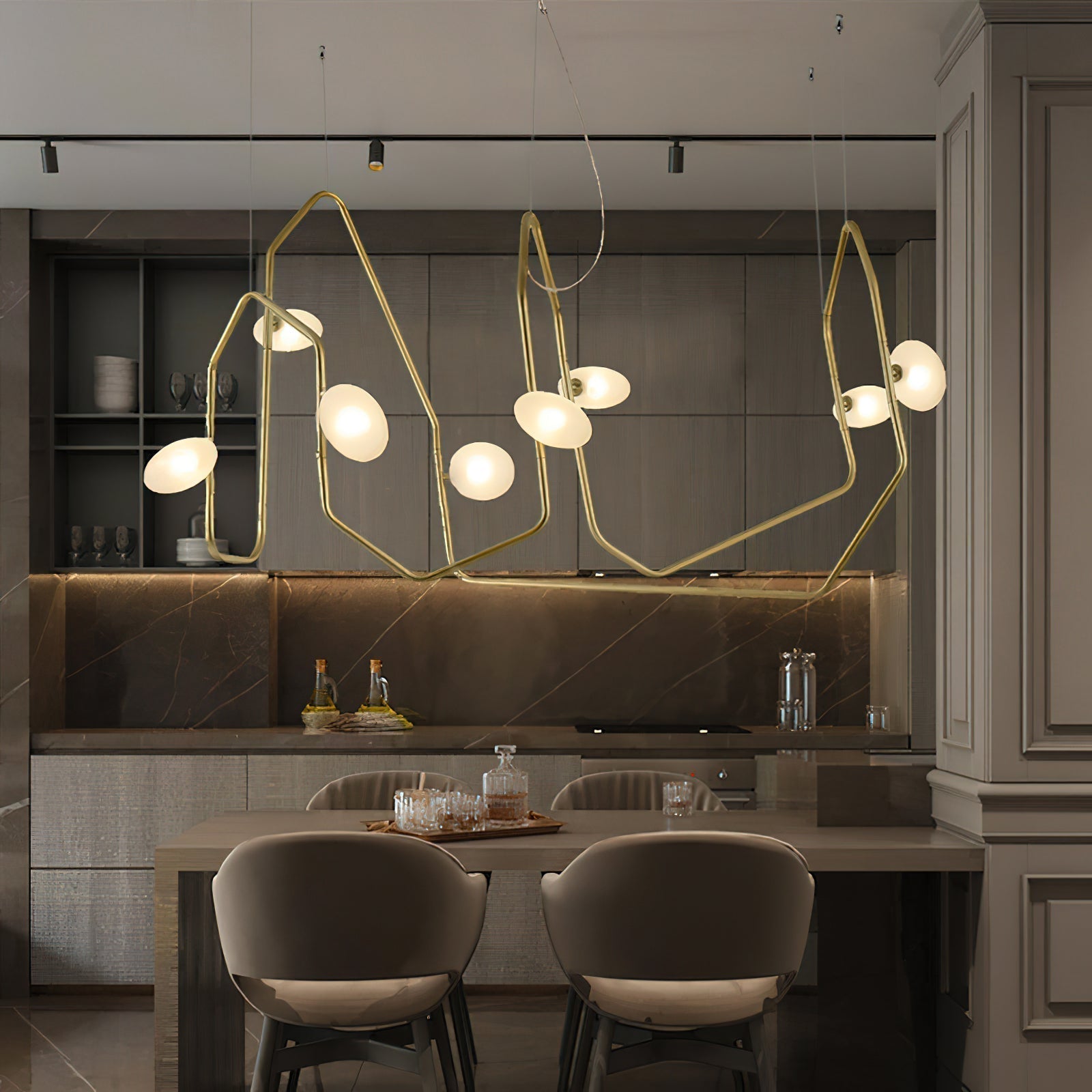 Aurvaryra Minimalistischer Kronleuchter aus Messing und Glas-Letslighting