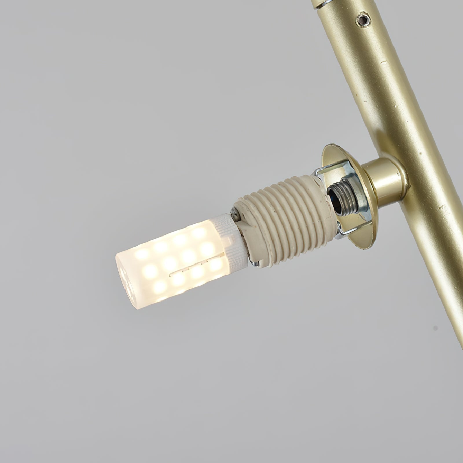 Aurvaryra Minimalistischer Kronleuchter aus Messing und Glas-Letslighting