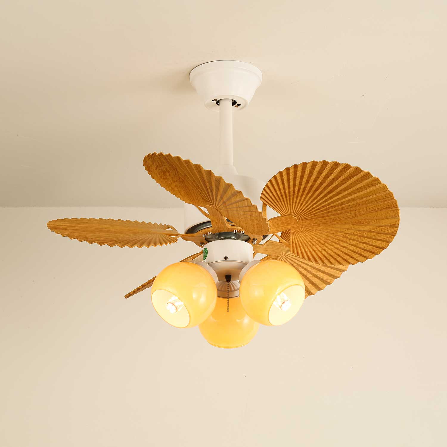 Blick von oben auf das Design der Aurelia Deckenventilatorleuchte