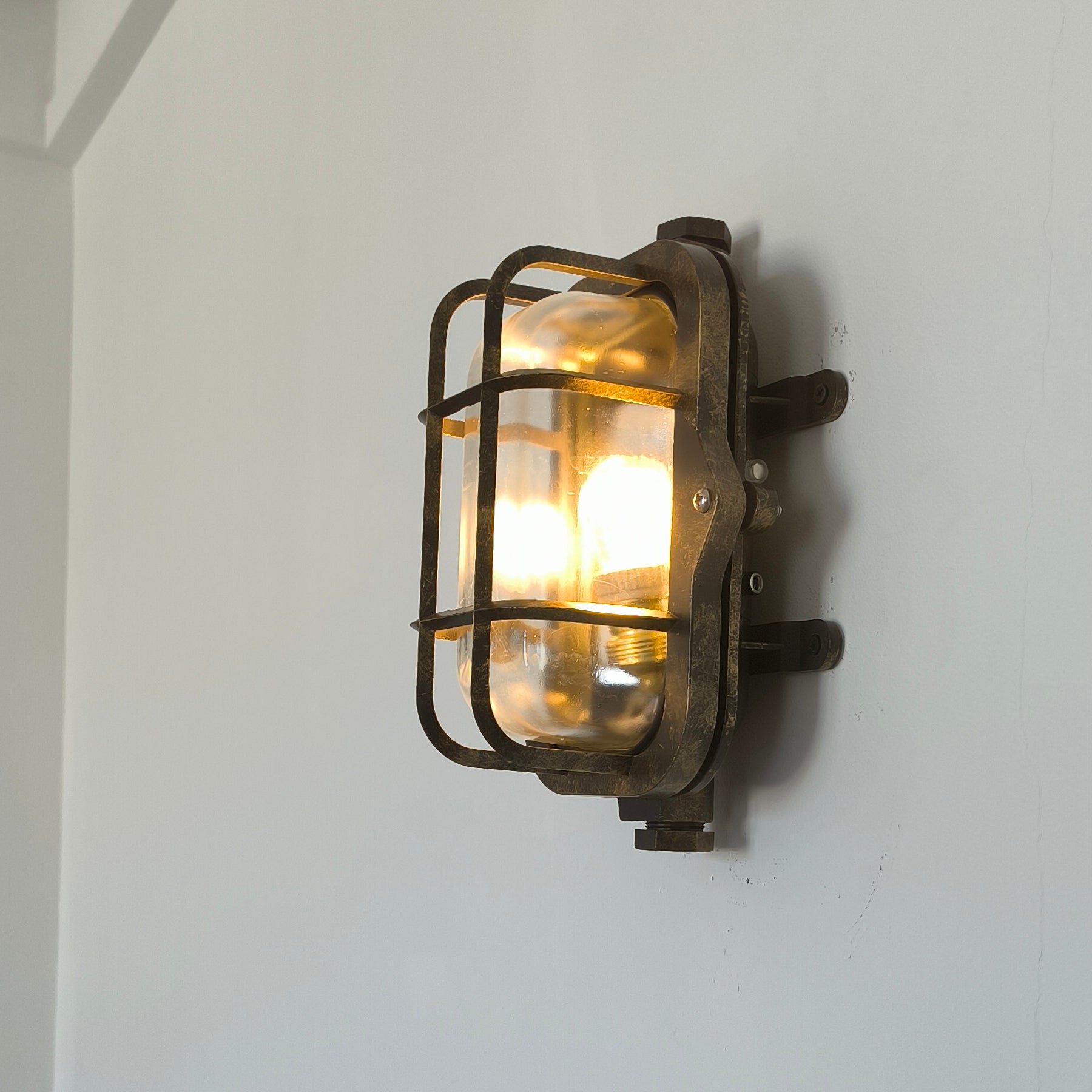 Omirara Einzigartige Traditionelle Glaswandleuchte-Letslighting