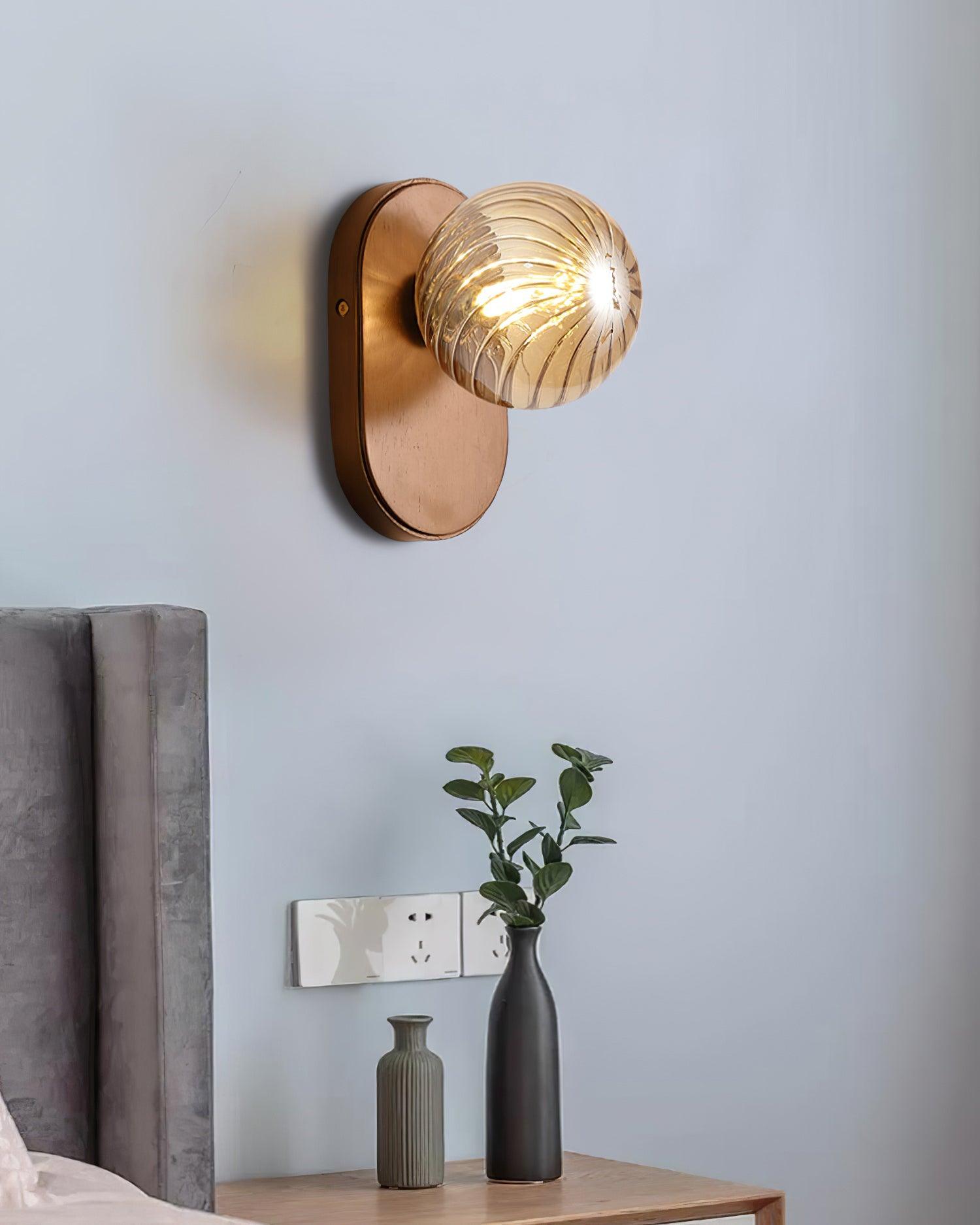 Sawyer Moderne Wandleuchte aus Holz-Letslighting