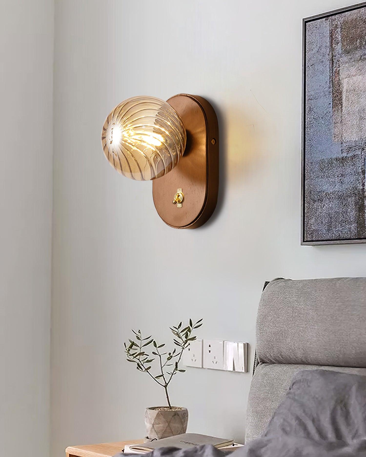 Sawyer Moderne Wandleuchte aus Holz-Letslighting