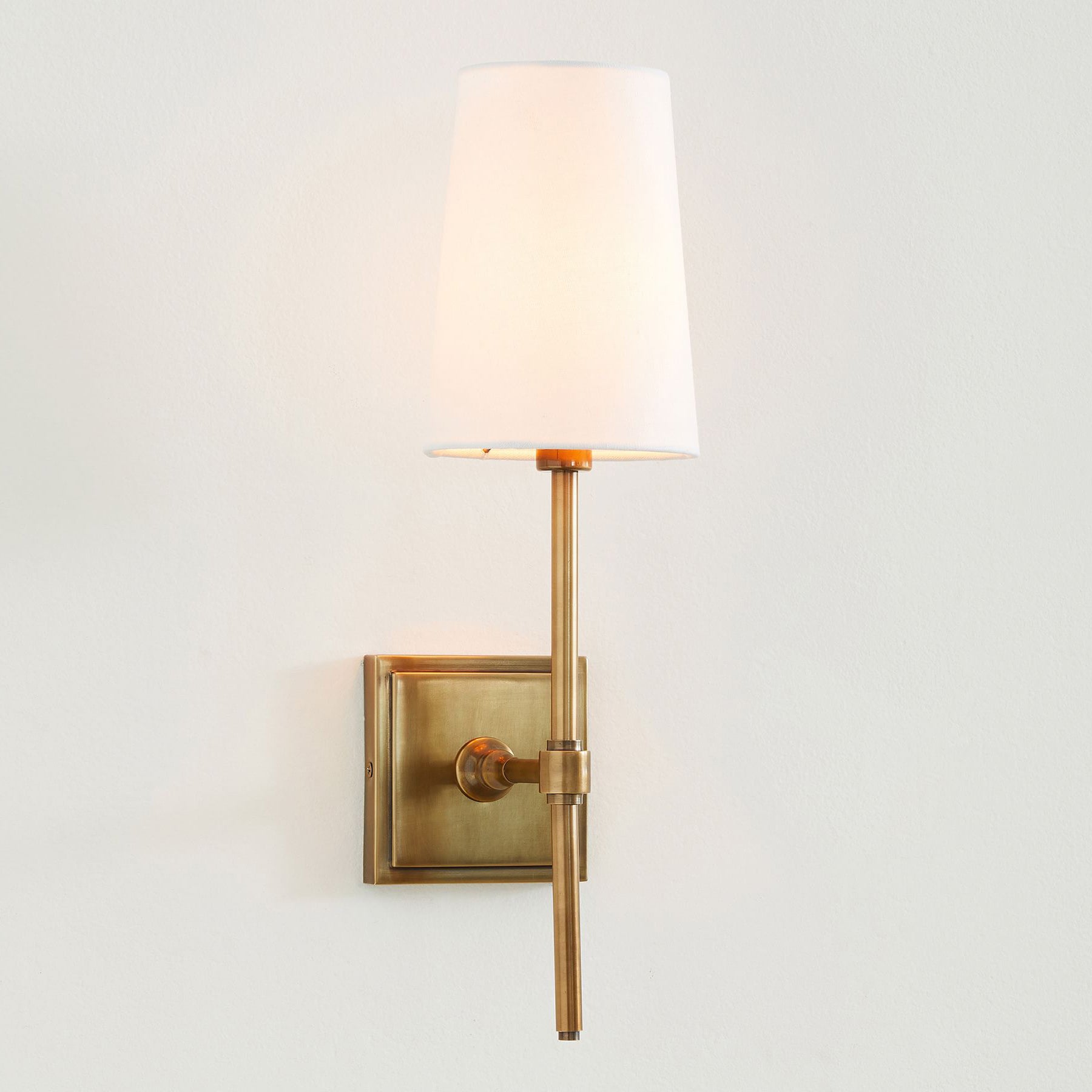 Vicarara Industrielle Vintage Wandleuchte aus Messing mit Stoffbezug-Letslighting