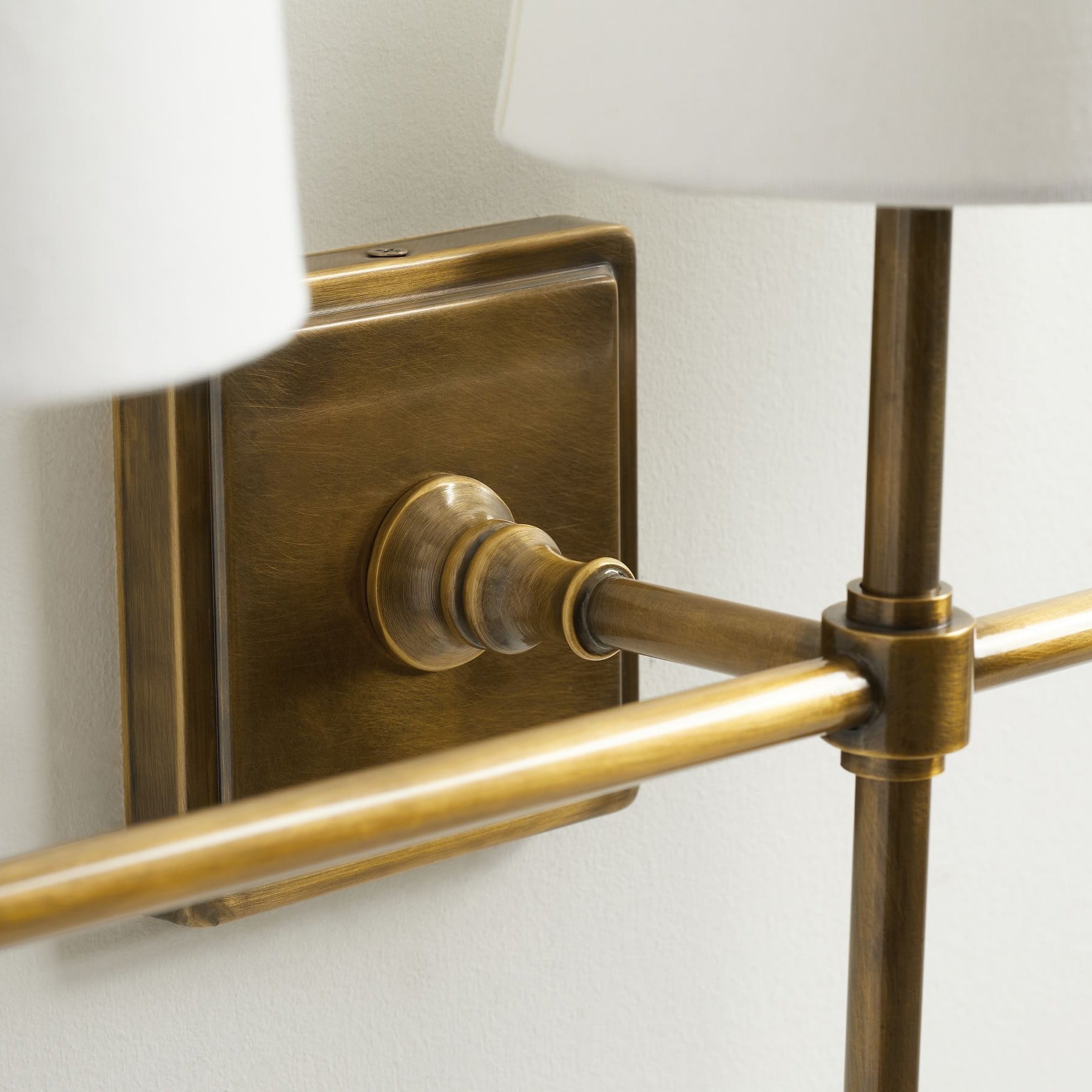 Vicarara Industrielle Vintage Wandleuchte aus Messing mit Stoffbezug-Letslighting