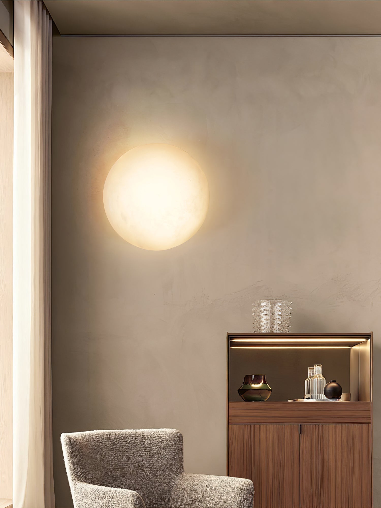 Eurthais Minimalist Alabaster Wall Light - Neutralighting
