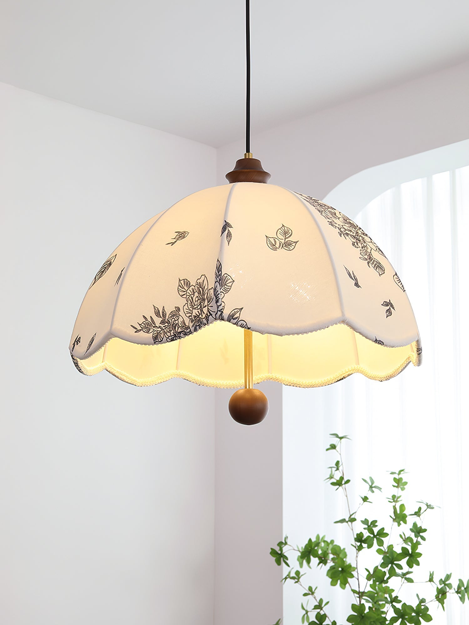 Vevenir Petal Whisper Pendelleuchte aus Holz und Stoff-Letslighting
