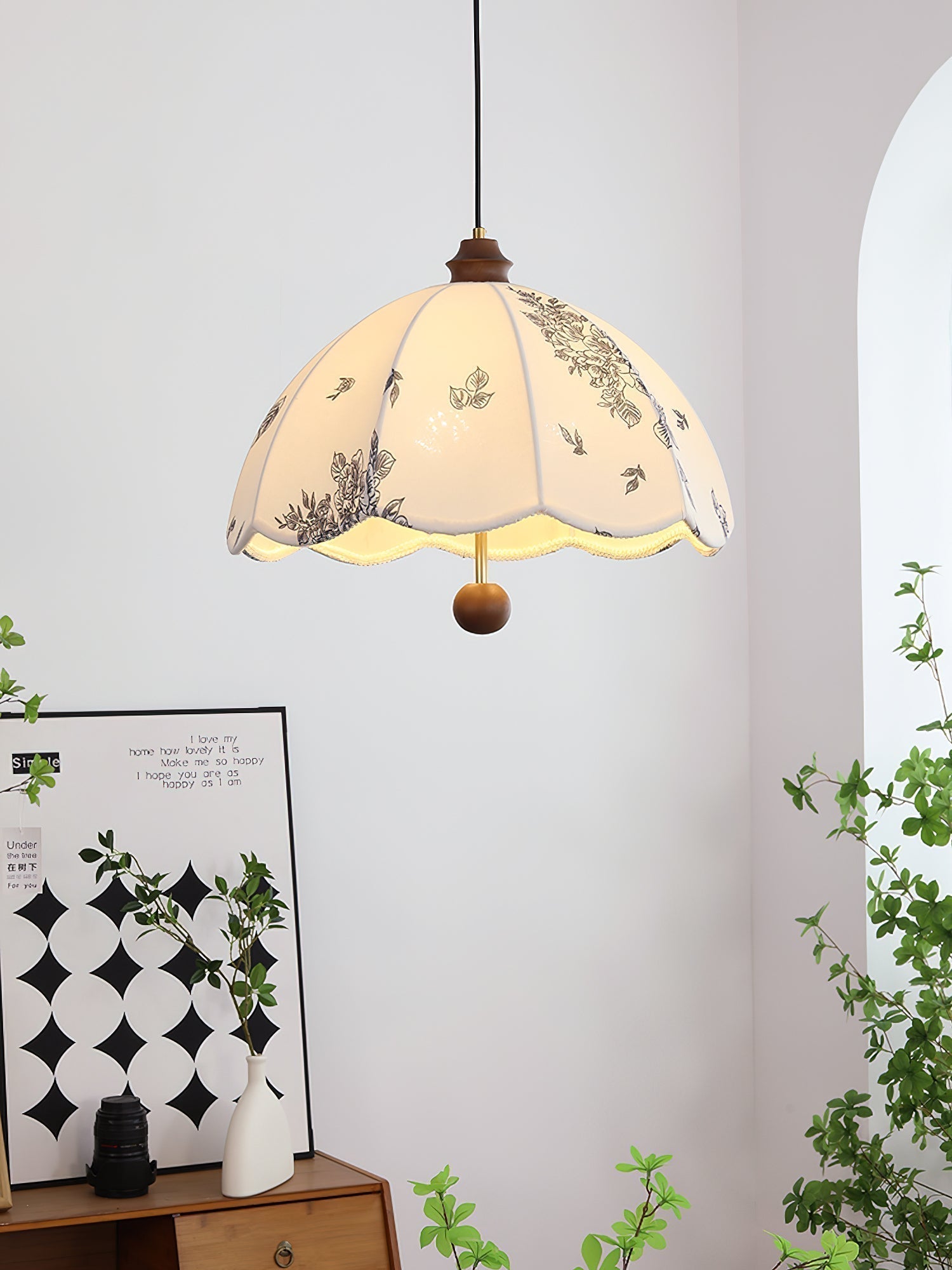 Vevenir Petal Whisper Pendelleuchte aus Holz und Stoff-Letslighting