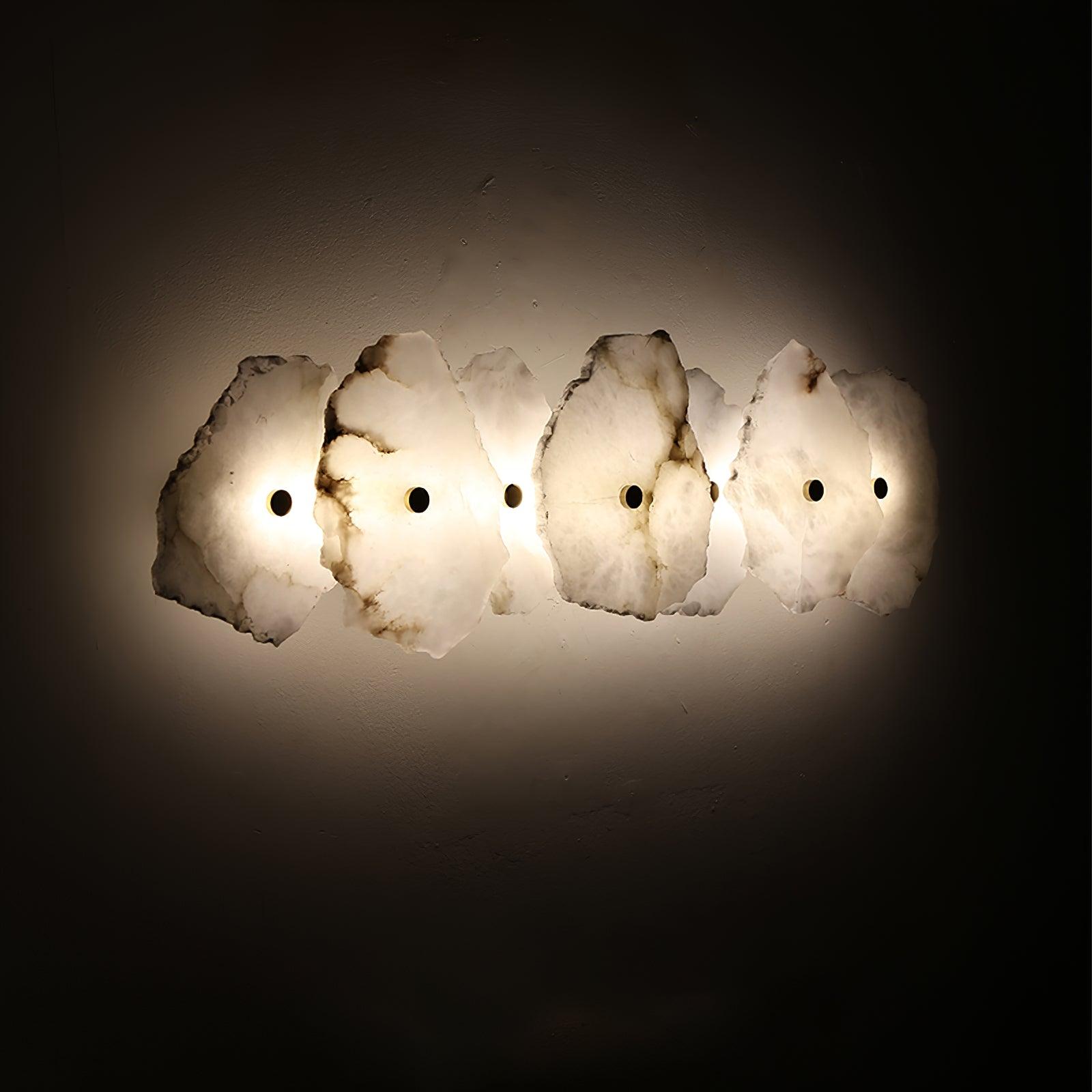 Cevra Alabaster-Blumen-Wandleuchte