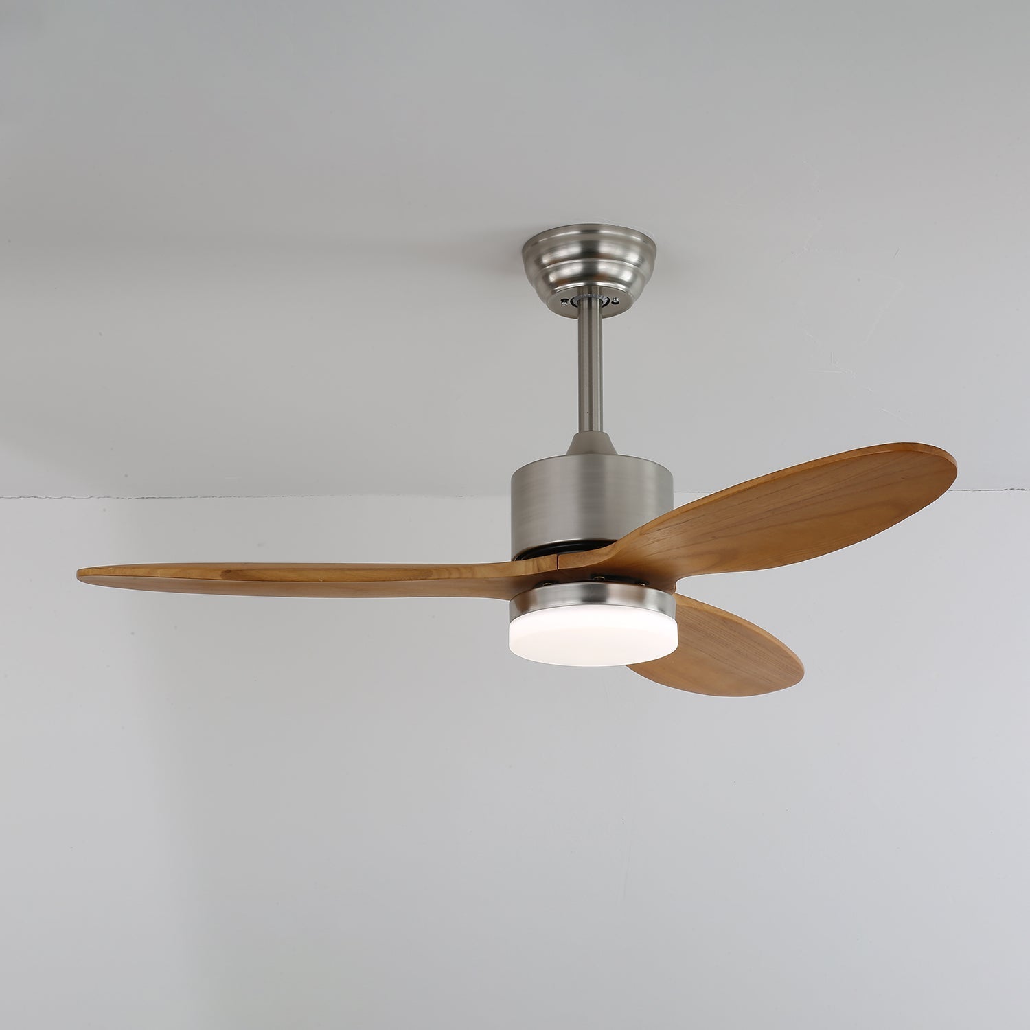 Abmessungen und Merkmale der Elara Minimalistischen Deckenventilatorleuchte
