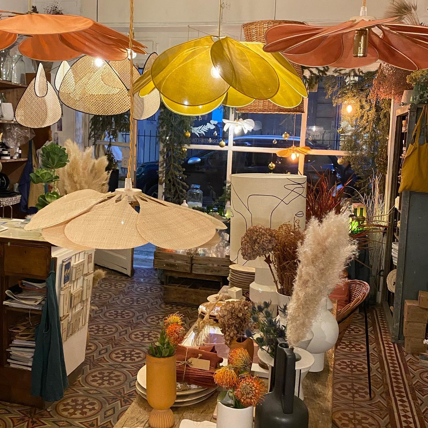 Precieuse Petals Pendant Lamp - Blowlighting