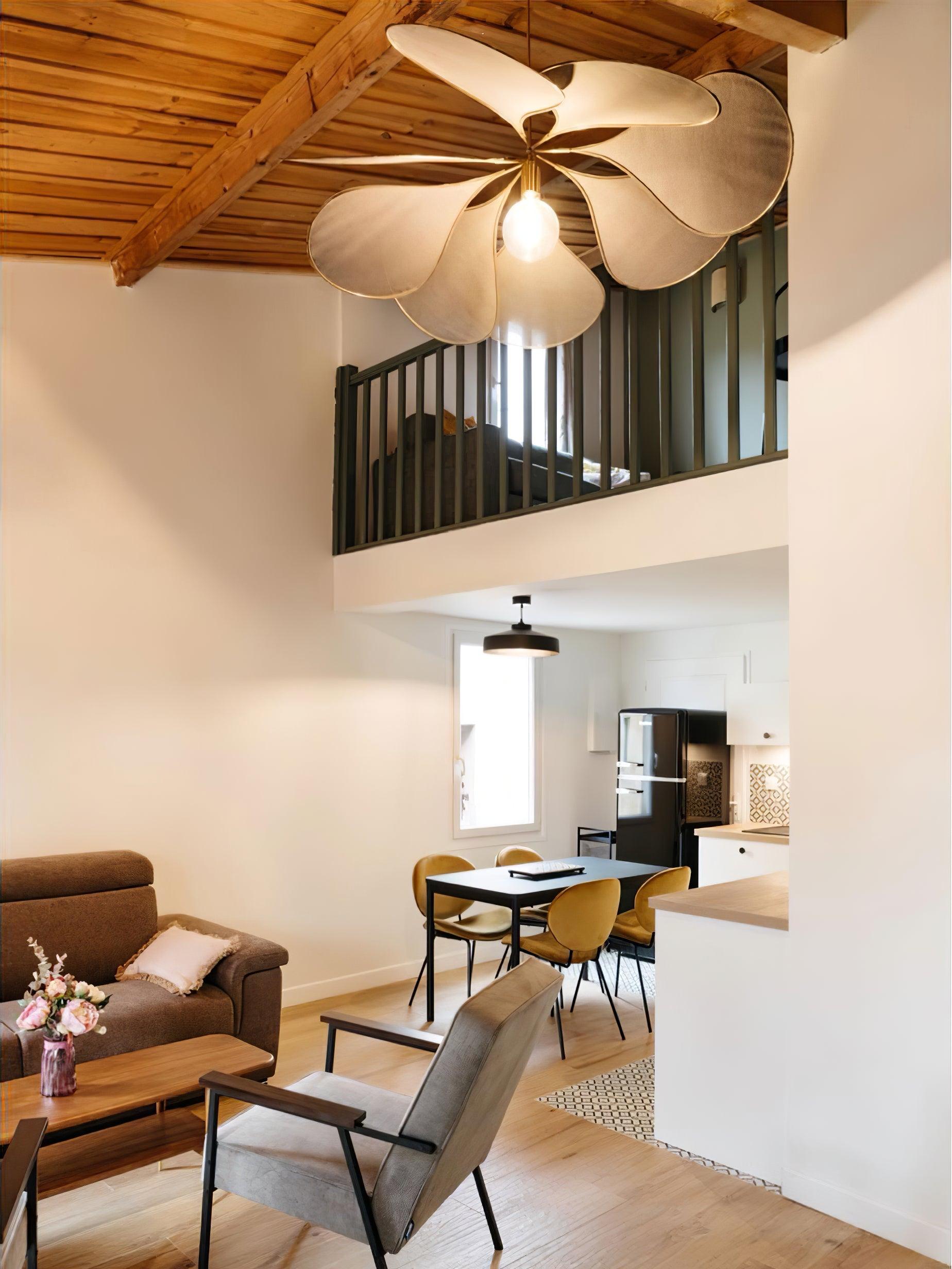 Precieuse Petals Pendant Lamp - Blowlighting