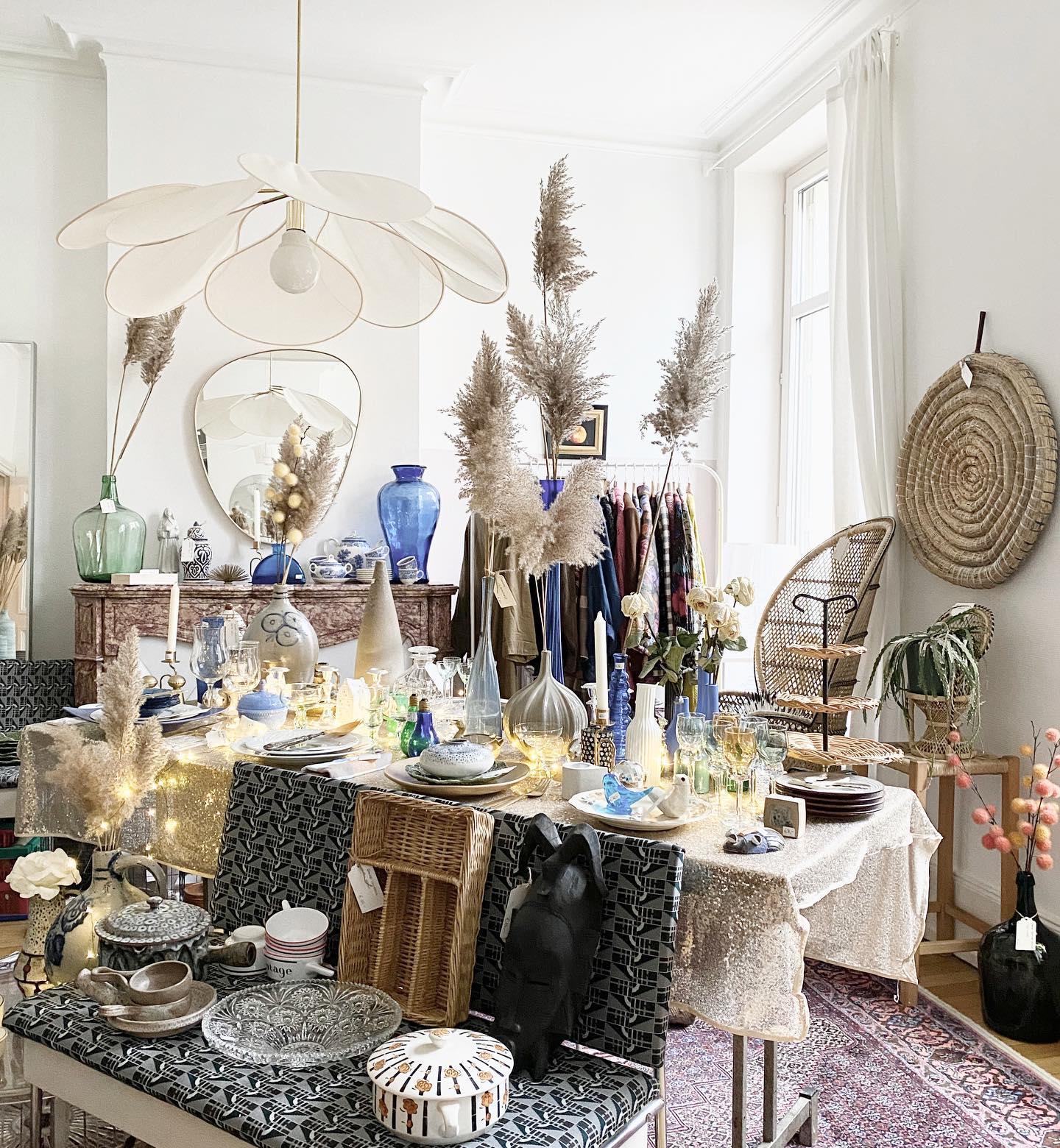 Precieuse Petals Pendant Lamp - Blowlighting