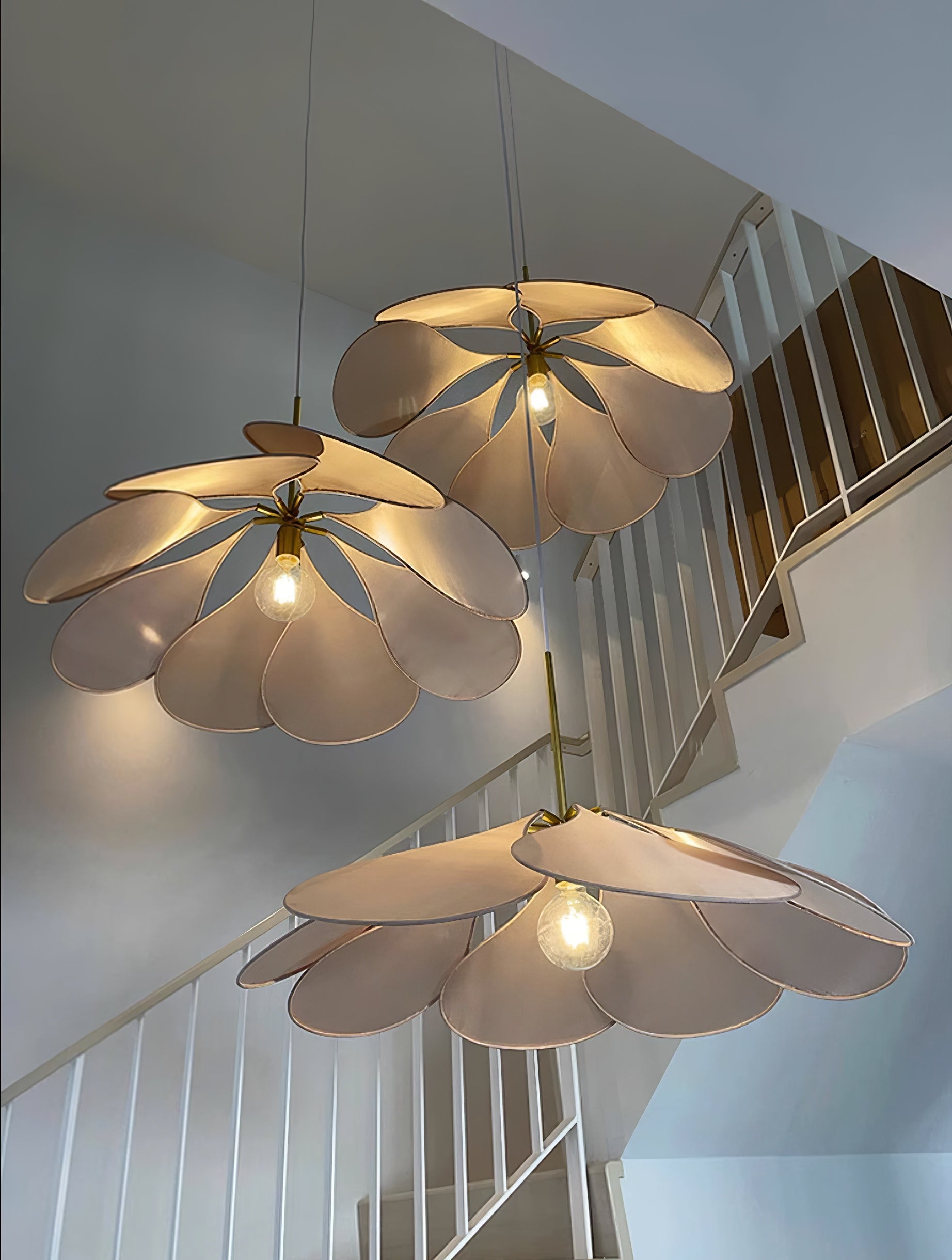 Precieuse Petals Pendant Lamp - Blowlighting