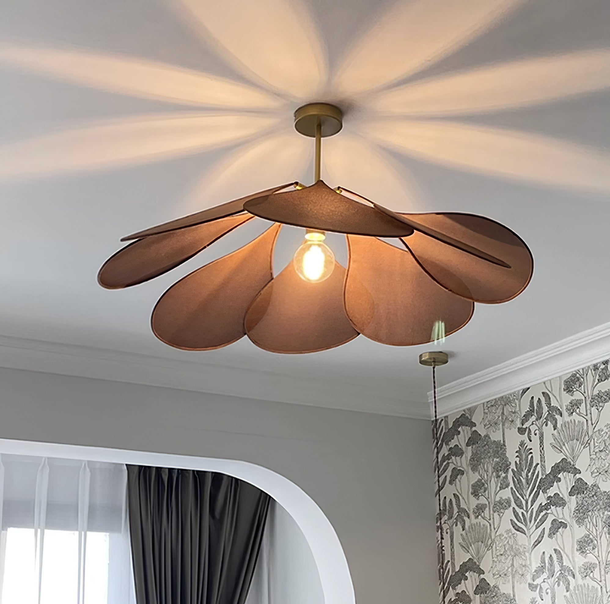 Precieuse Petals Pendant Lamp - Blowlighting