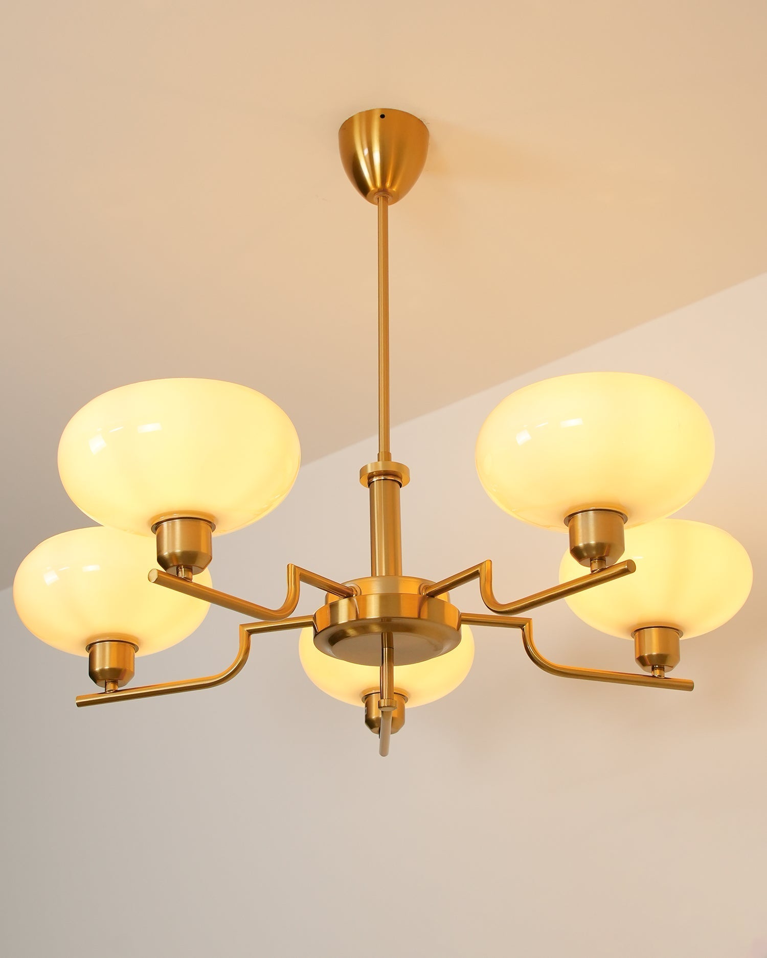 Lustra Glaskugel Pendelleuchte Messingrahmen-Letslighting