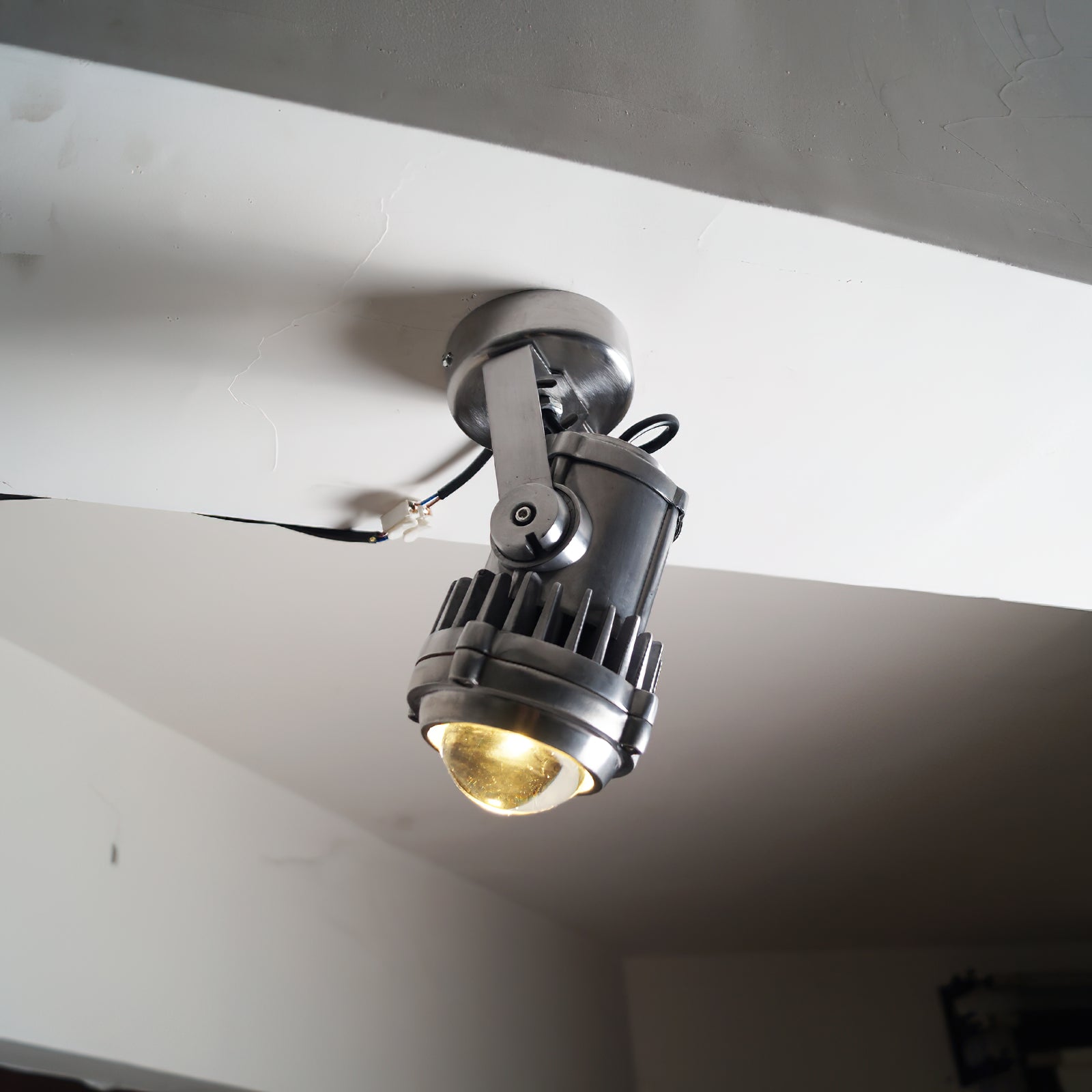 Ivinan Industrielle Deckenlampe aus Glas-Letslighting
