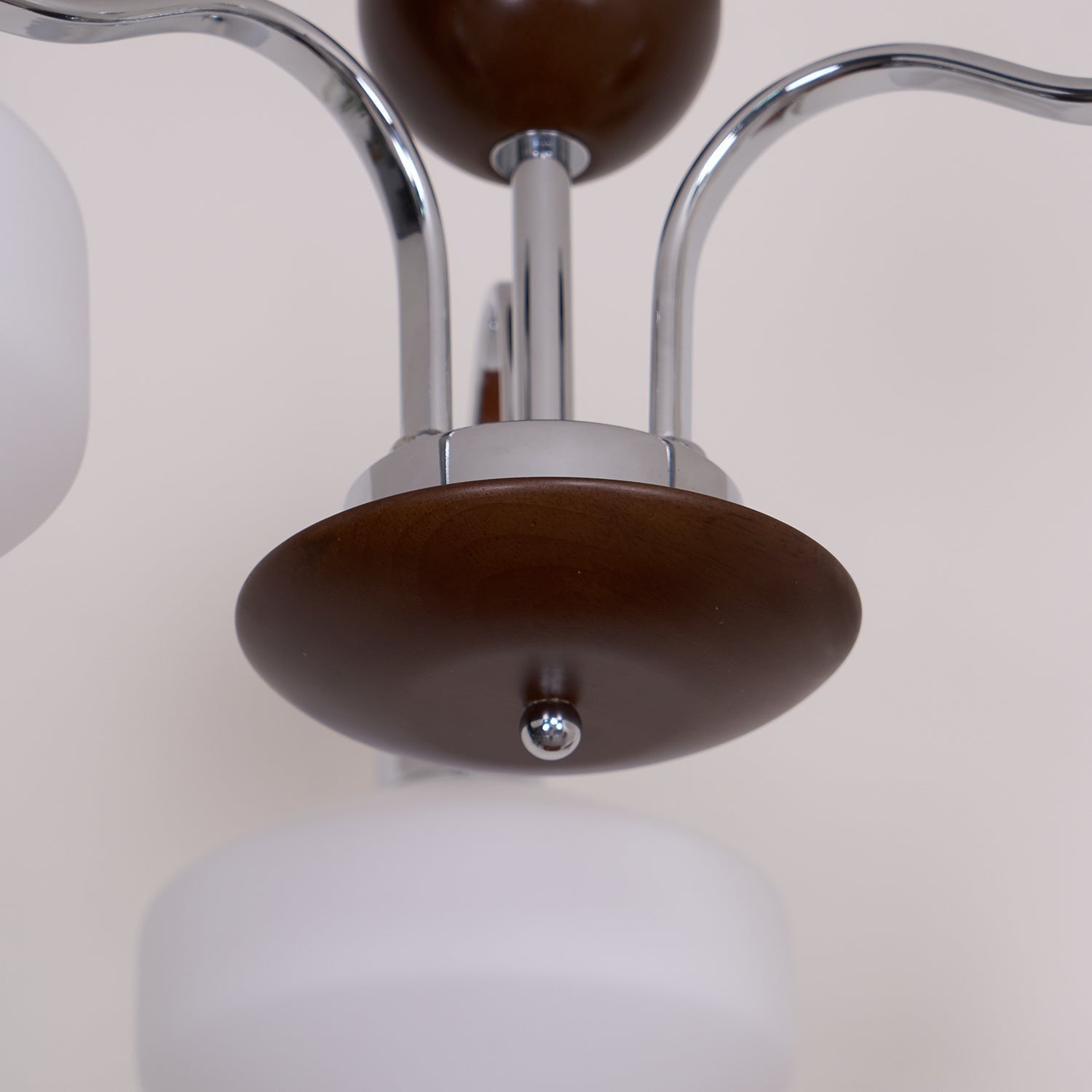 Luna Vintage Kronleuchter aus Glas und Nussbaum-Letslighting