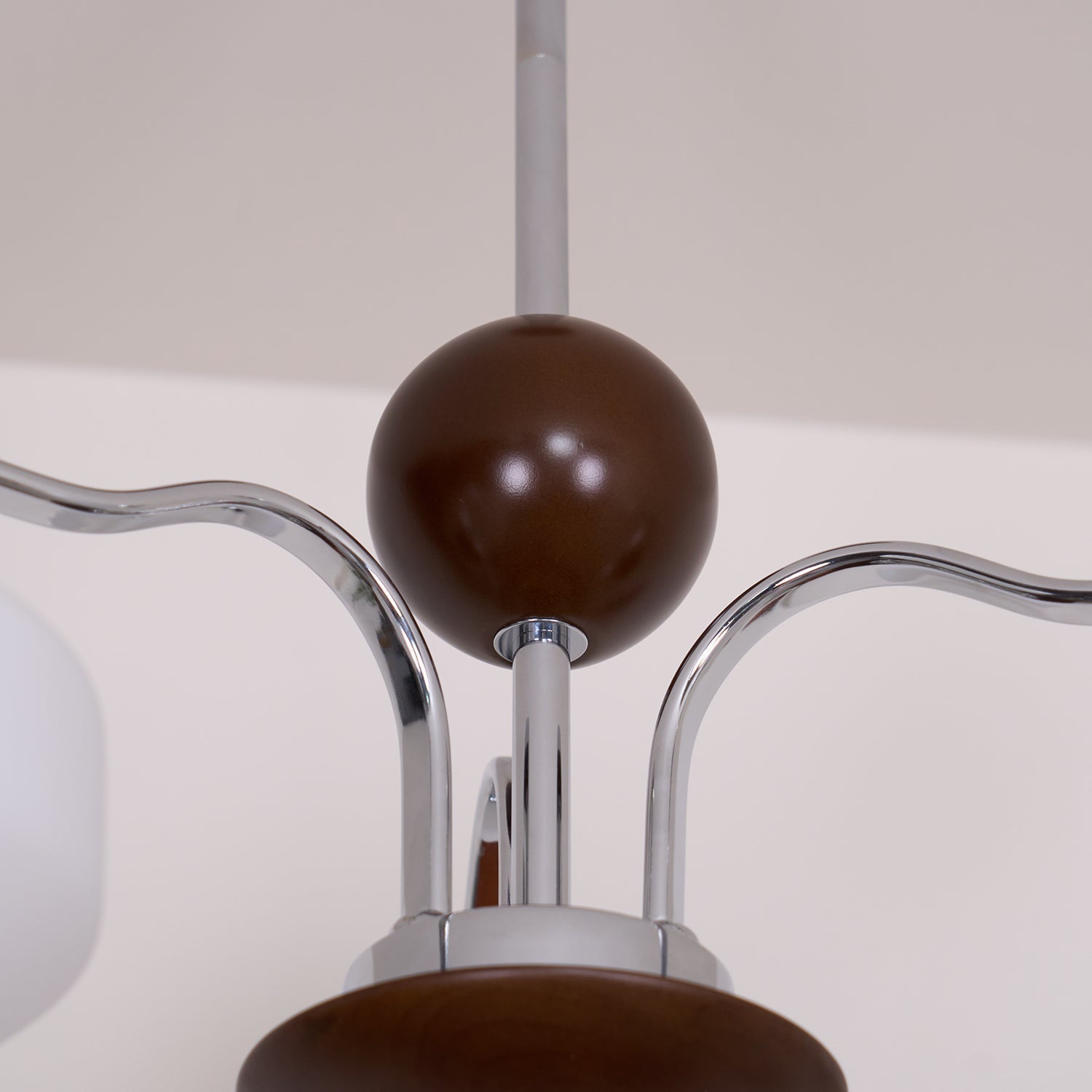 Luna Vintage Kronleuchter aus Glas und Nussbaum-Letslighting