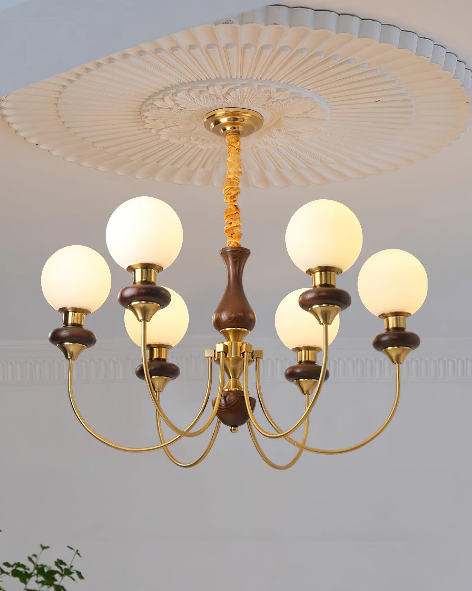 Parker Vintage Kronleuchter aus Messing und Holz-Letslighting
