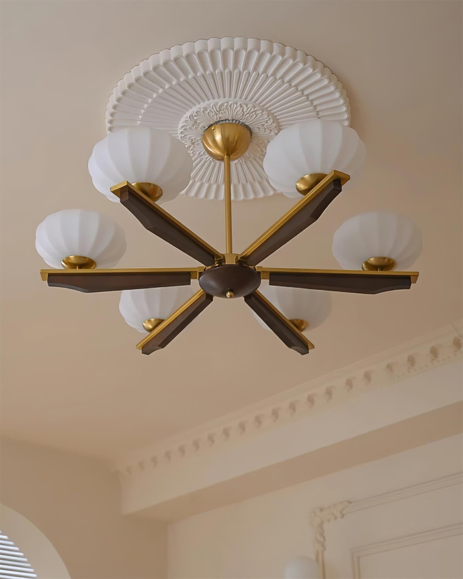 Riley Moderner Kronleuchter aus Holz und Glas-Letslighting