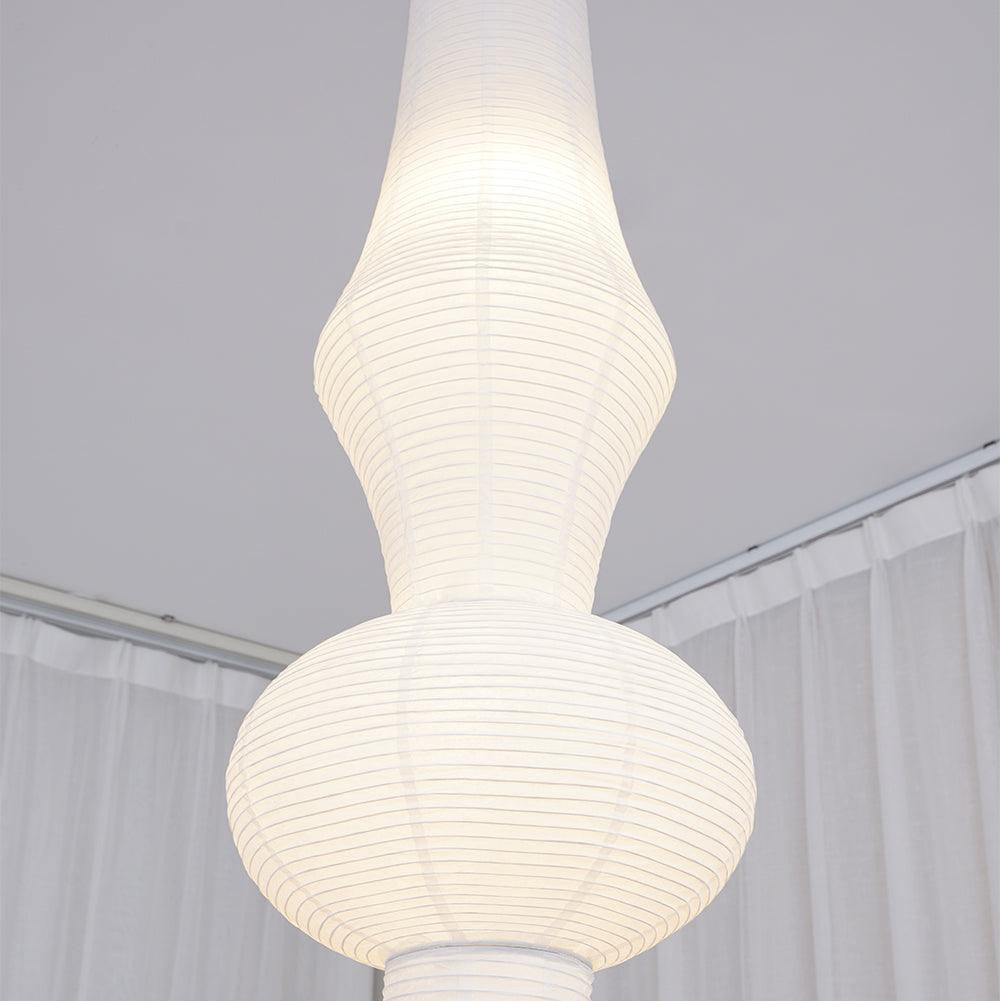Faye Vertikale Pendelleuchte mit skulpturalem Design aus Papier