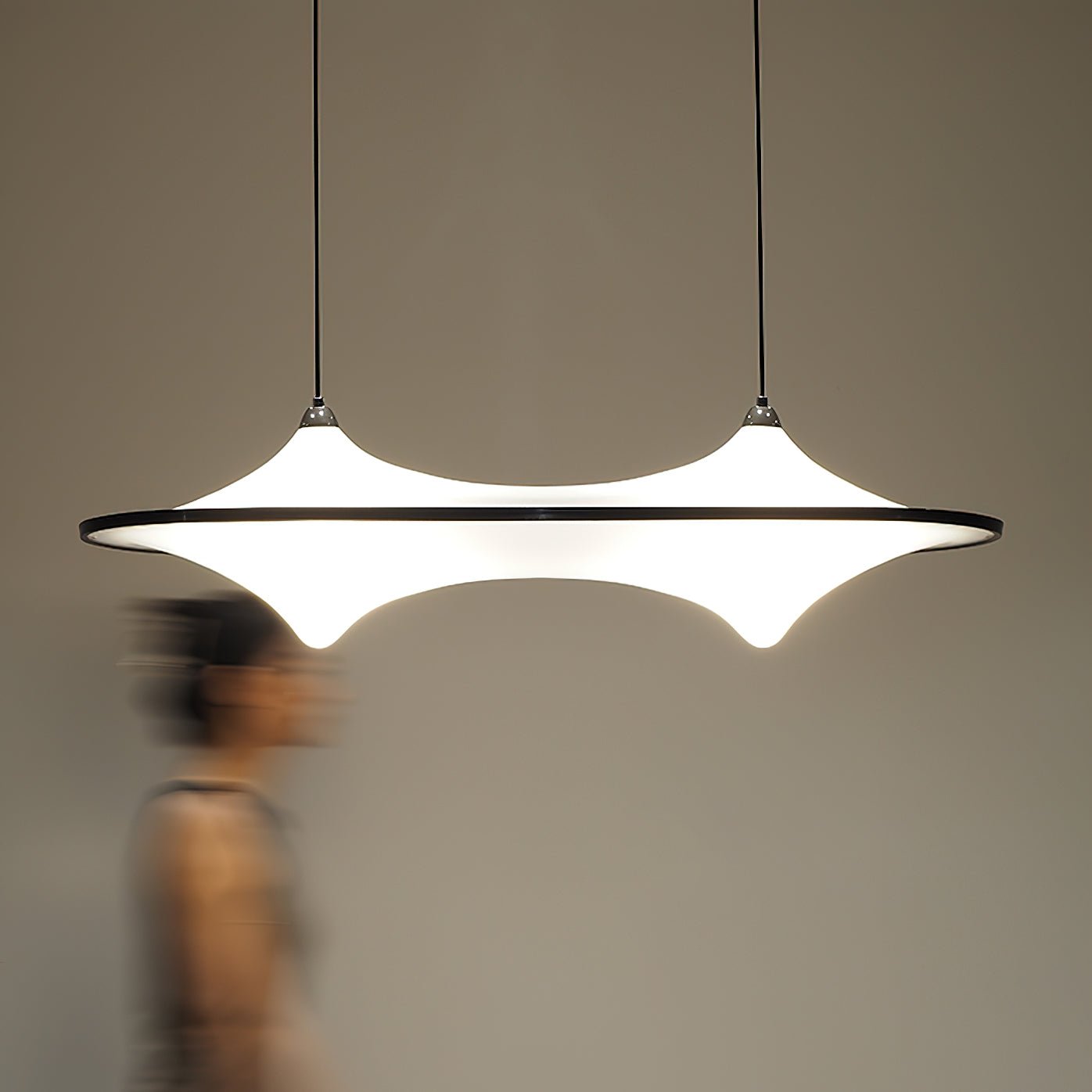 Nebulux Minimalistische Pendelleuchte aus Metall-Letslighting