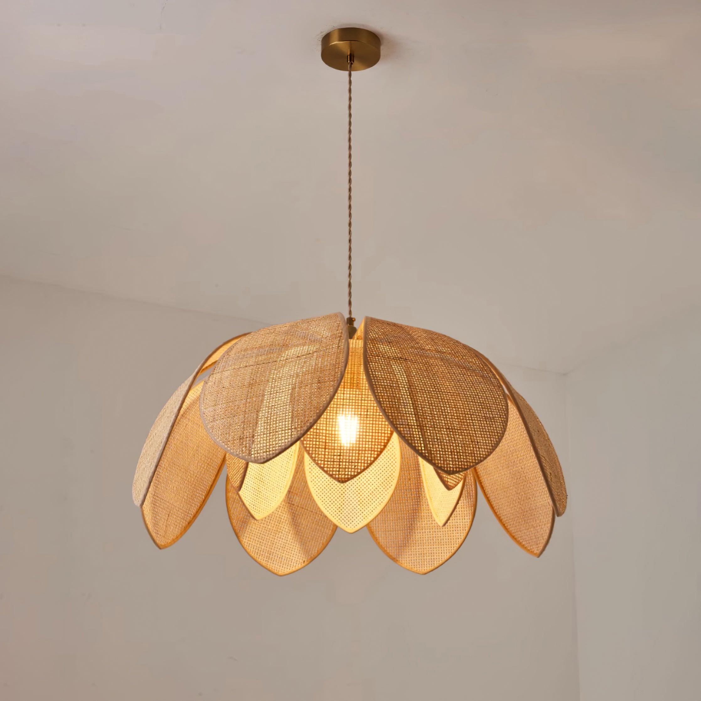 Fionel Pendelleuchte Boho Rattan Blütenblattförmig Natur-Letslighting