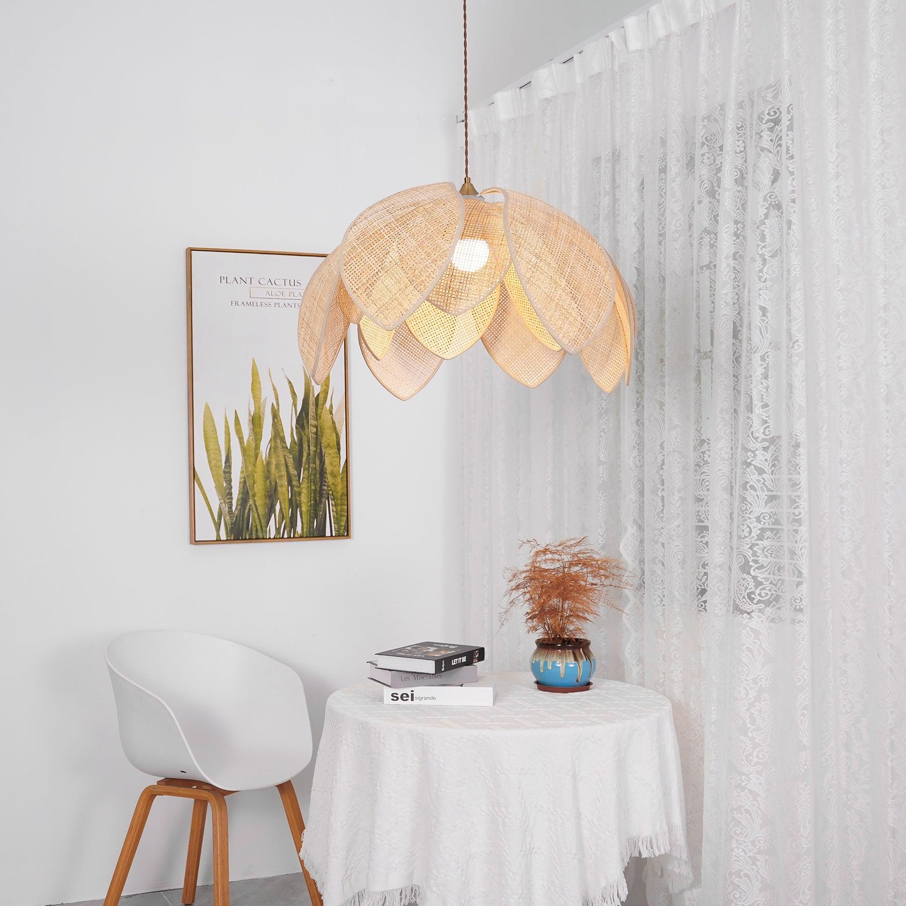 Fionel Pendelleuchte Boho Rattan Blütenblattförmig Natur-Letslighting