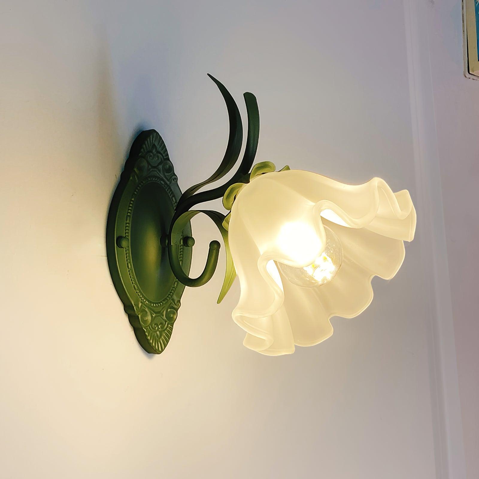 Tyler Vintage Wandleuchte aus Glas mit Blumenmuster-Letslighting
