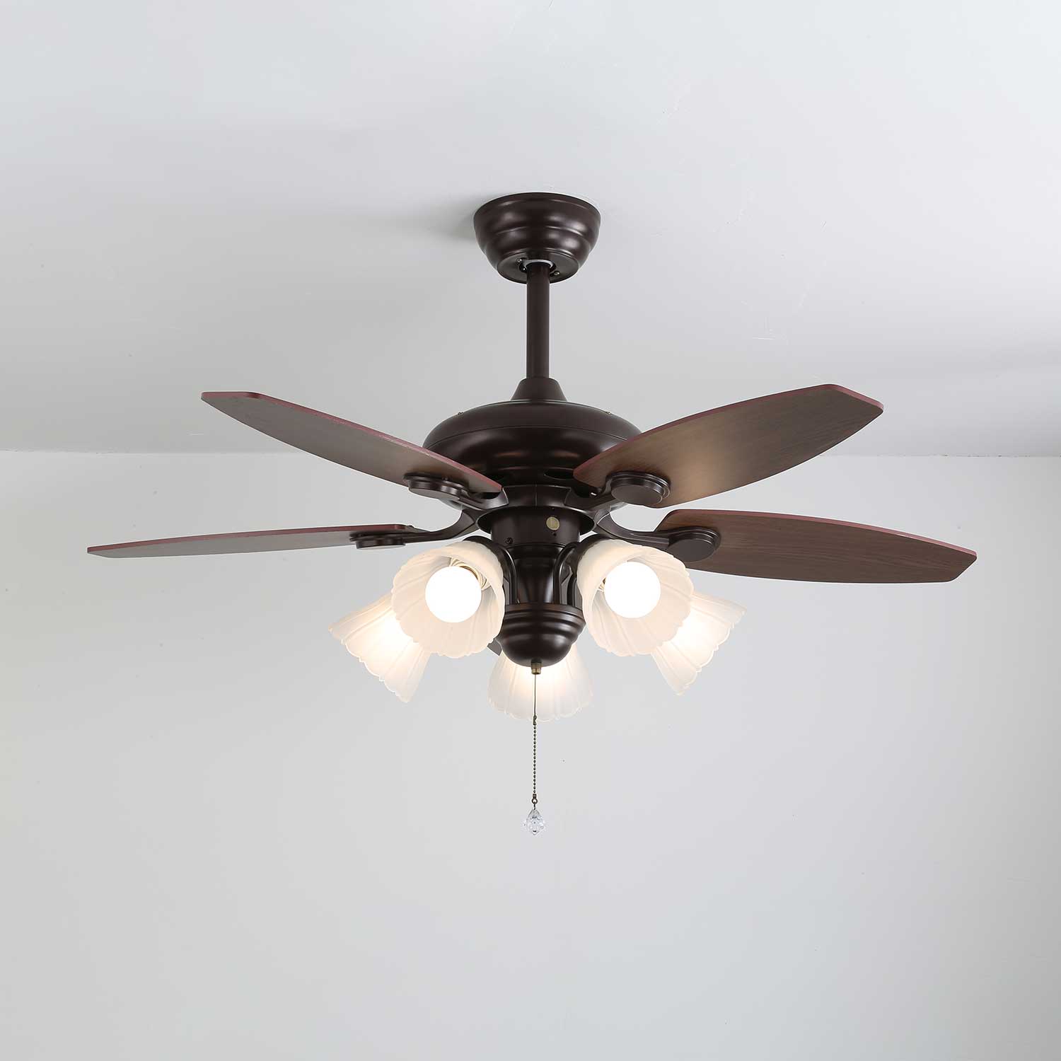 Florence Deckenventilatorleuchte mit laufendem Ventilator