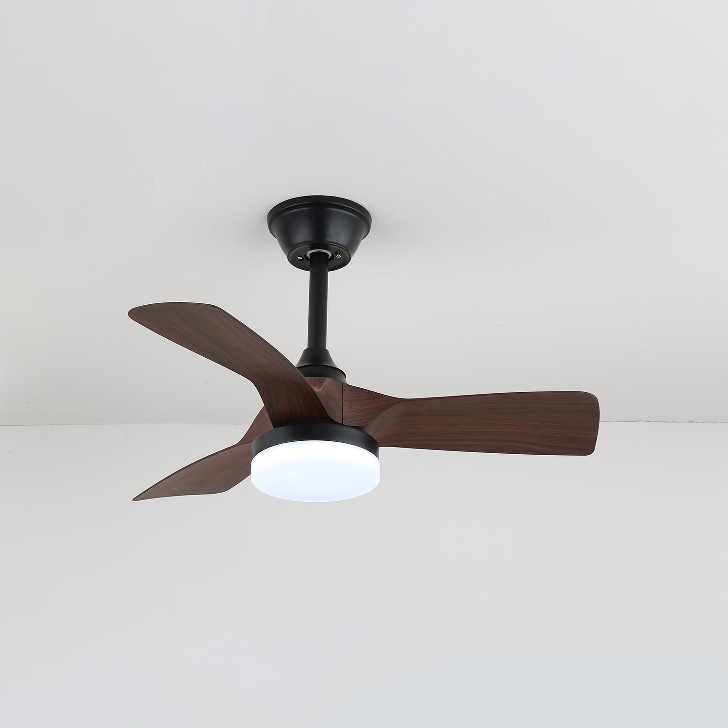Orlen minimalistische Deckenventilatorleuchte in schwarzer Ausführung