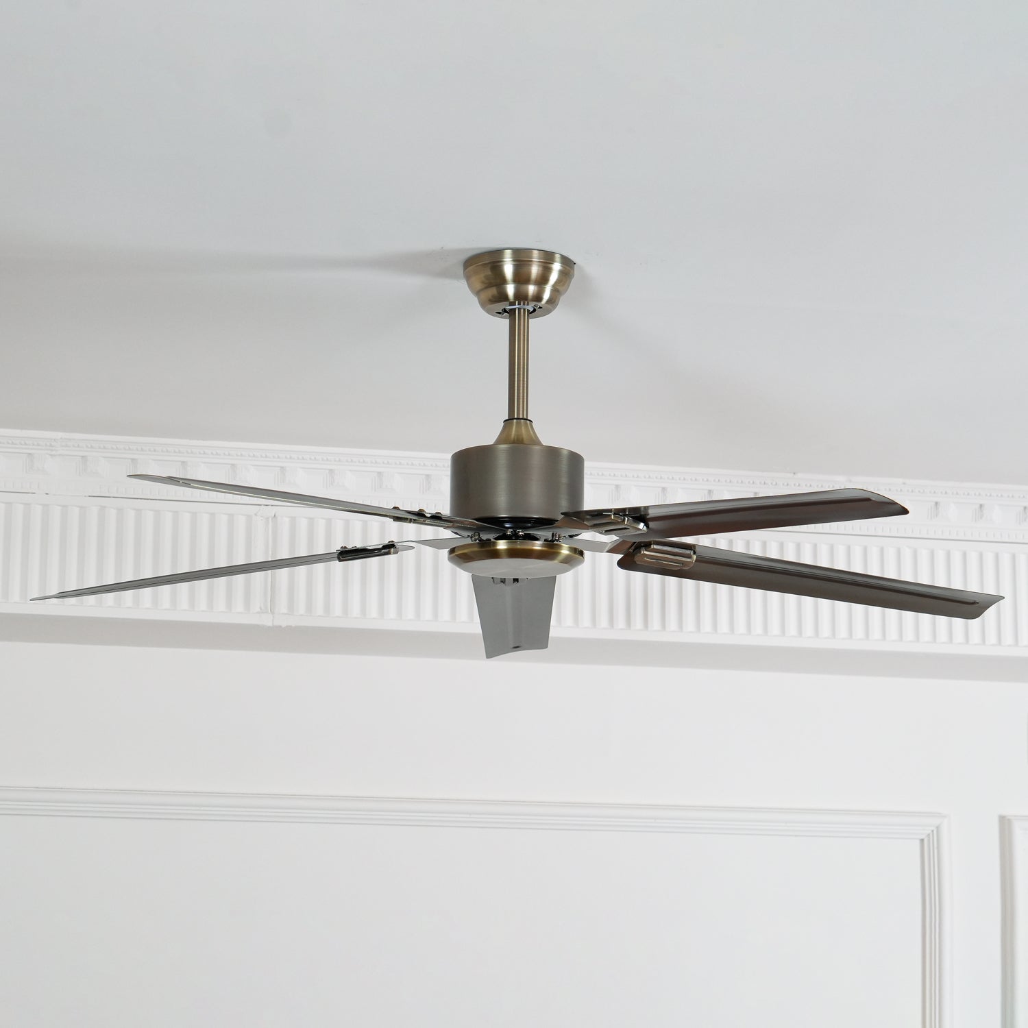 Vosolara Premium Deckenventilator für Innenräume, in einem Raum installiert