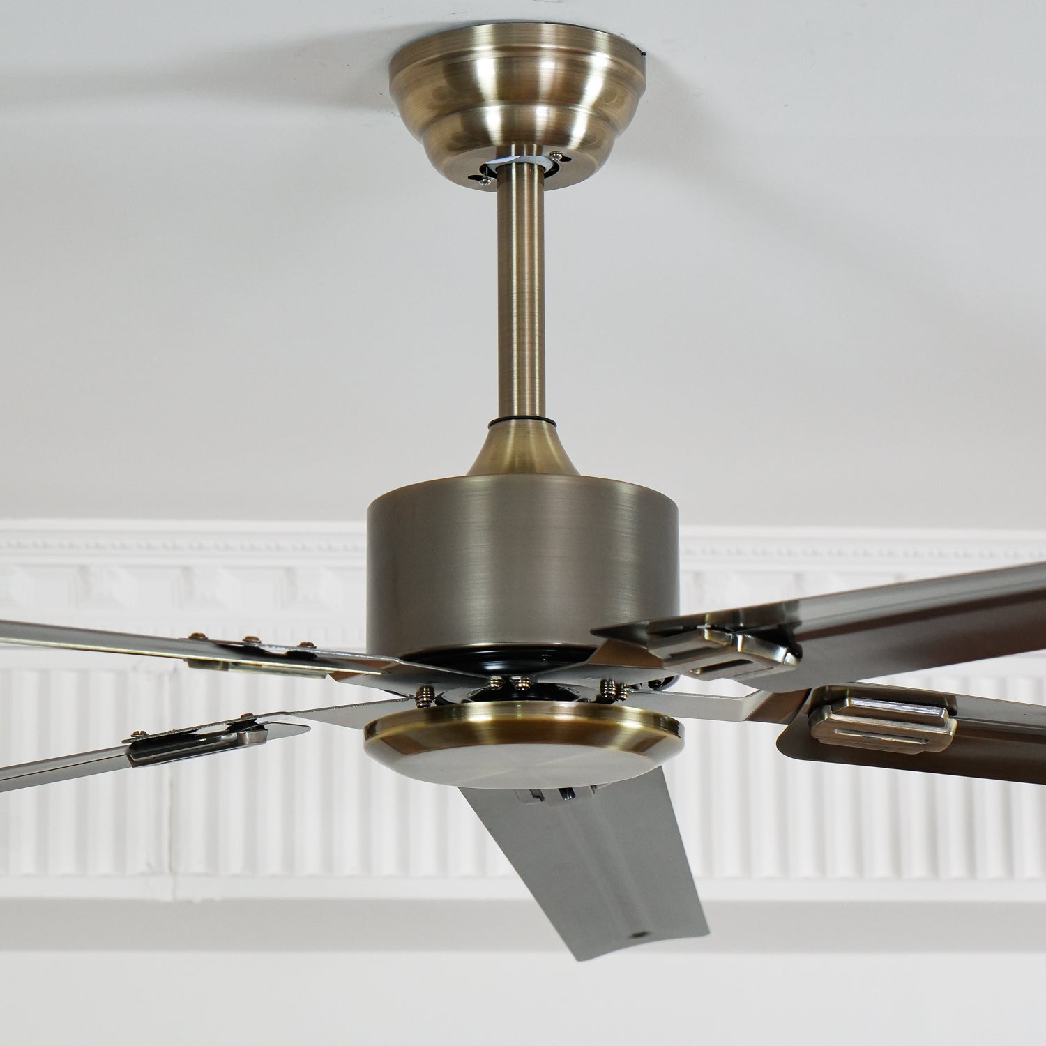 Vosolara Deckenventilator, Detail der Verkabelung