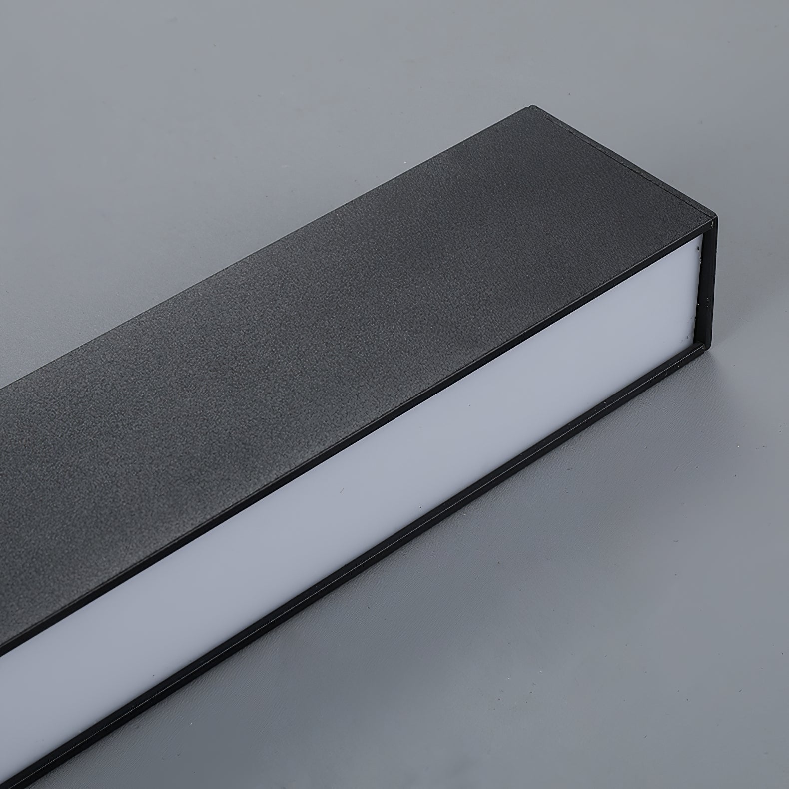 Line Moderne Deckenleuchte aus Aluminium-Letslighting
