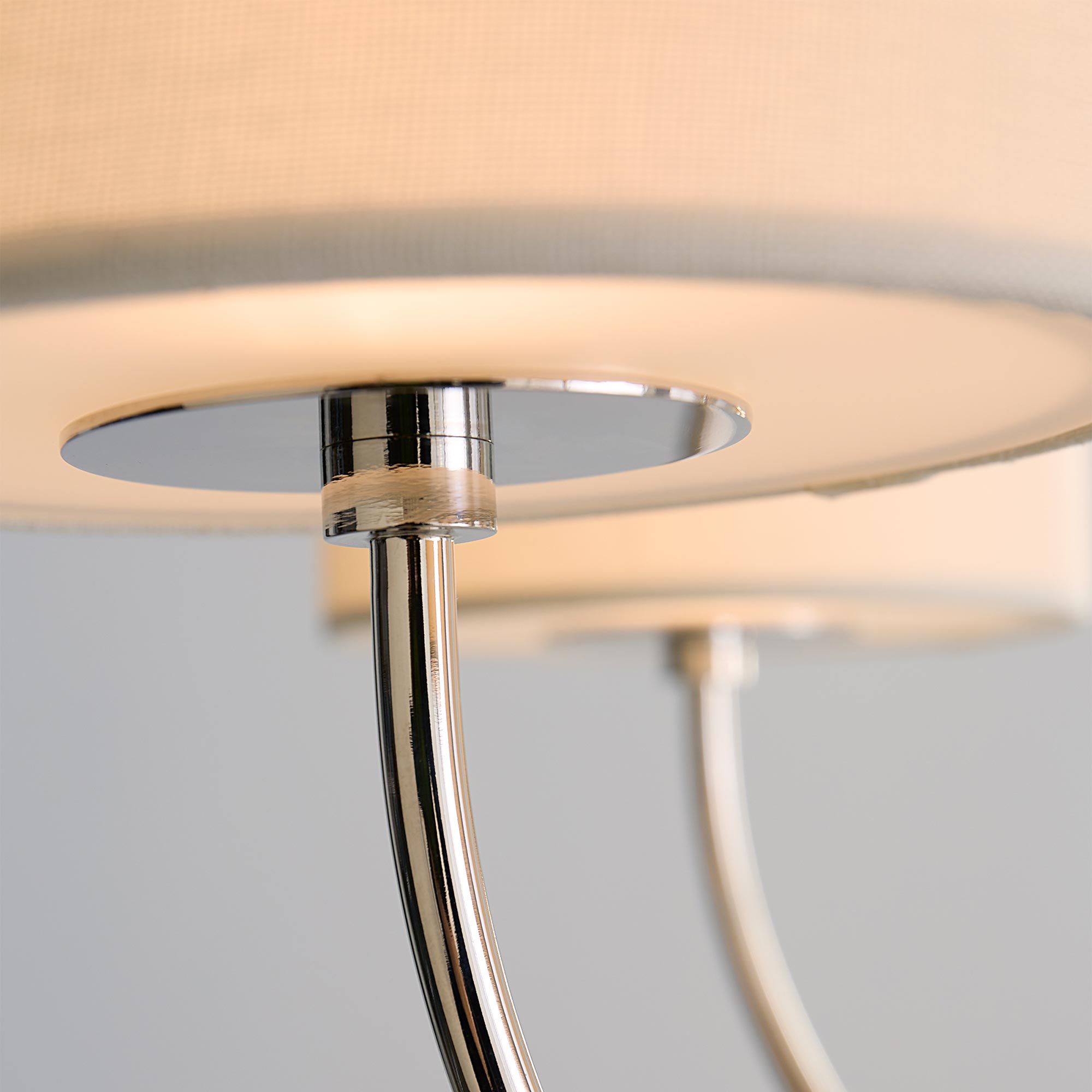 Mycaren Industrieller Vintage Kronleuchter aus Messing mit Stoffbezug-Letslighting